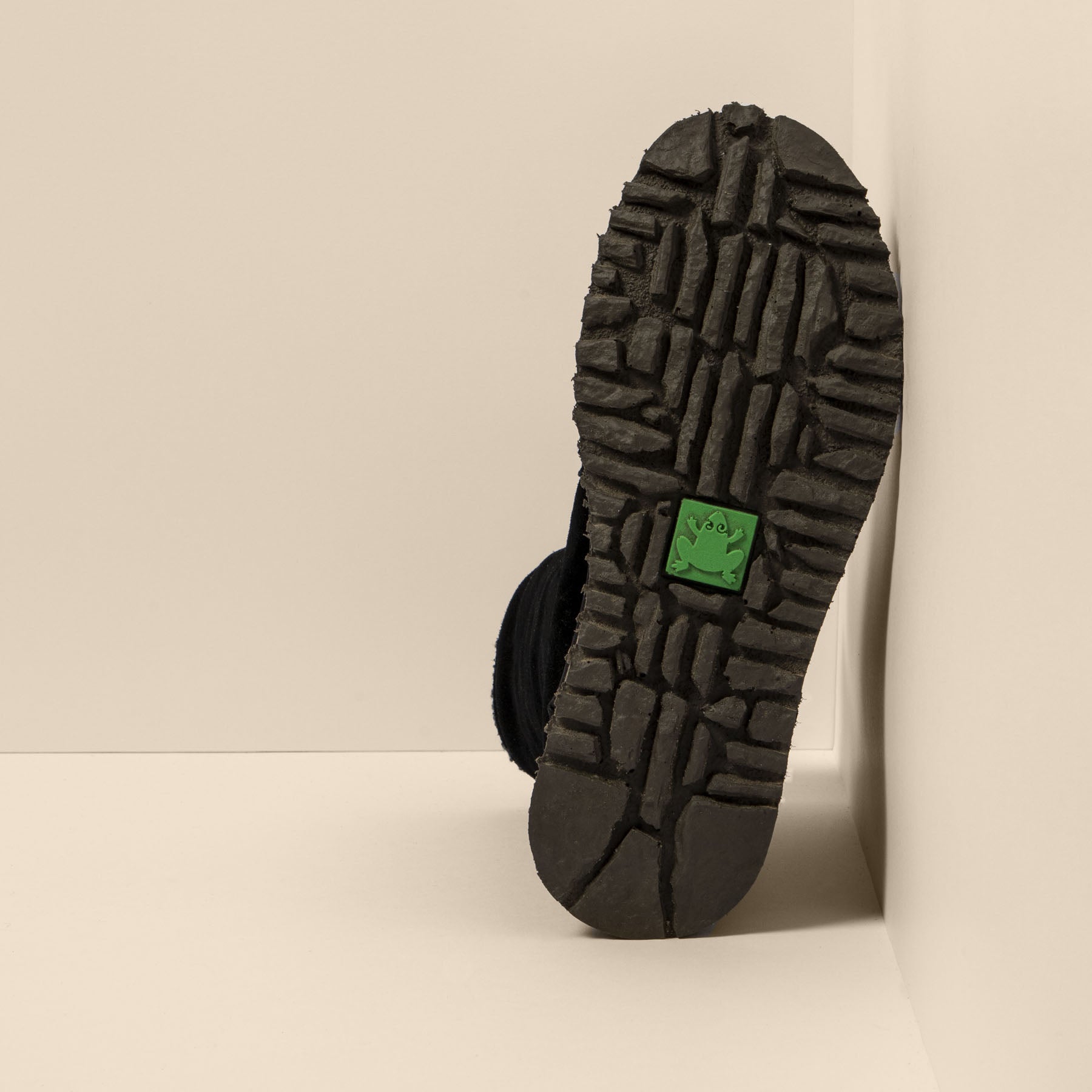 gid://shopify/Product/15700027769164_3