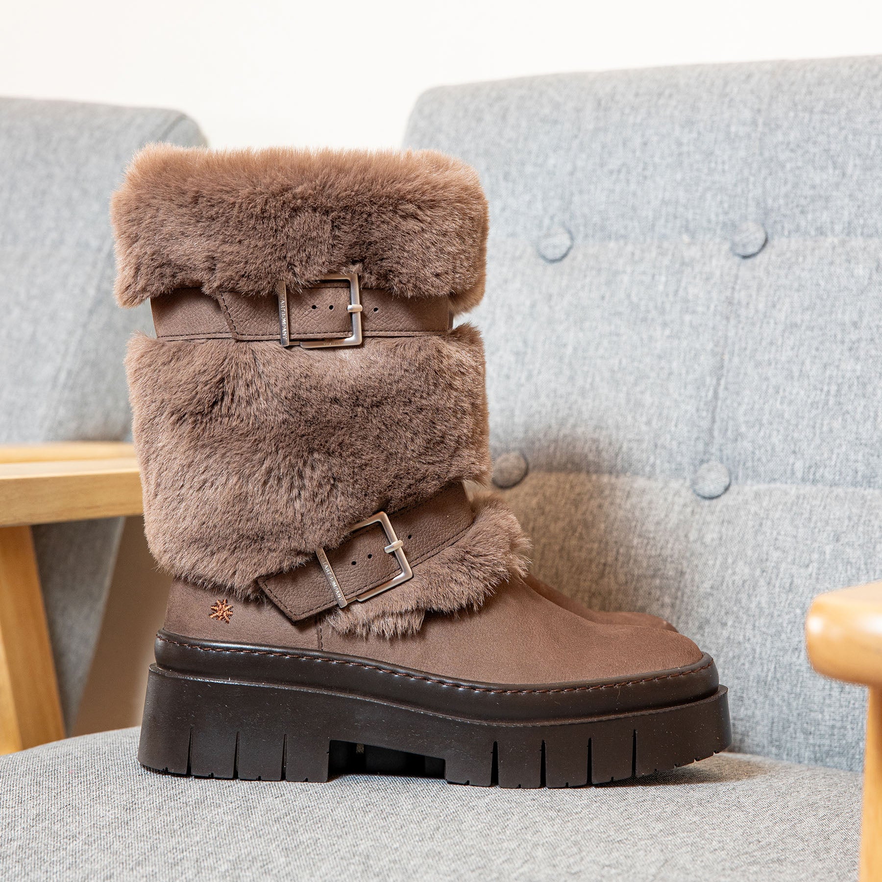 gid://shopify/Product/15694349238604_7