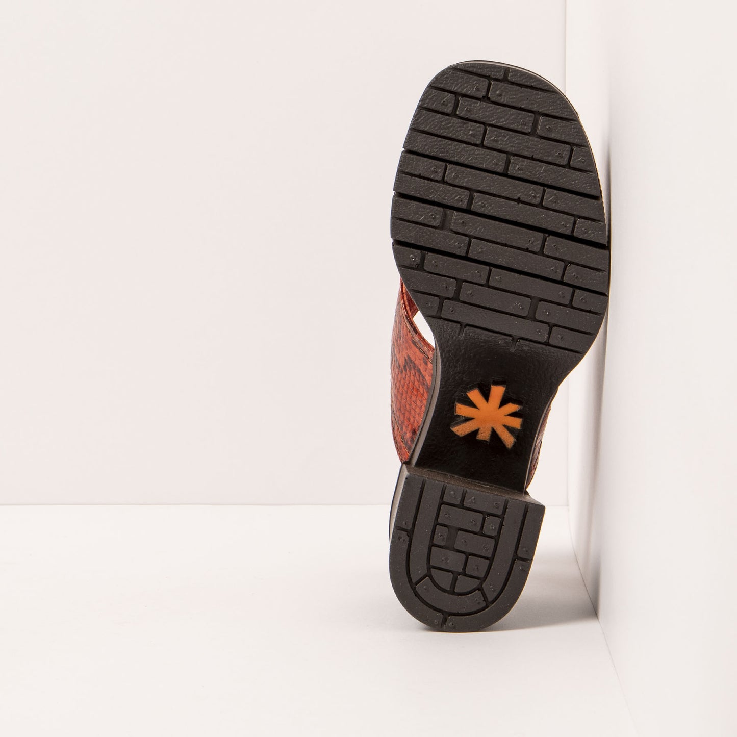 gid://shopify/Product/15693565919564_3