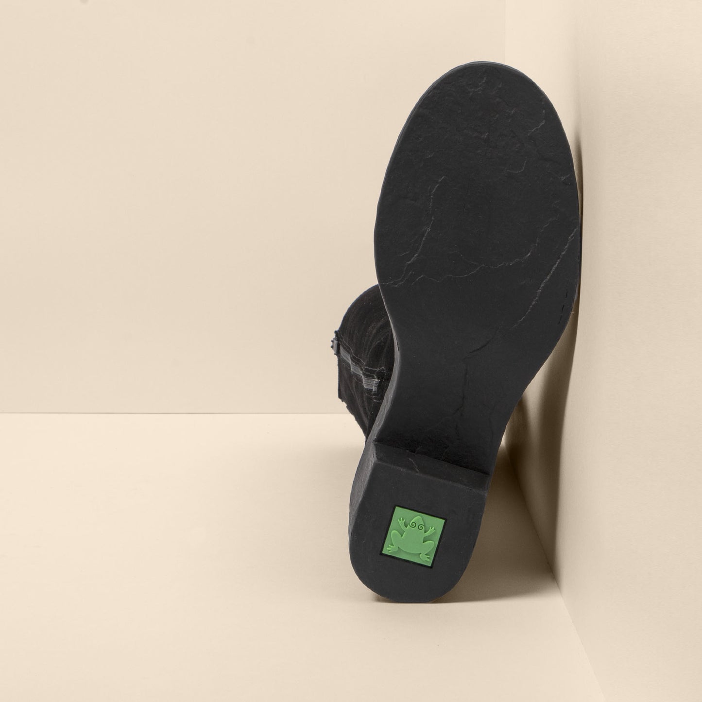gid://shopify/Product/15791511437644_3