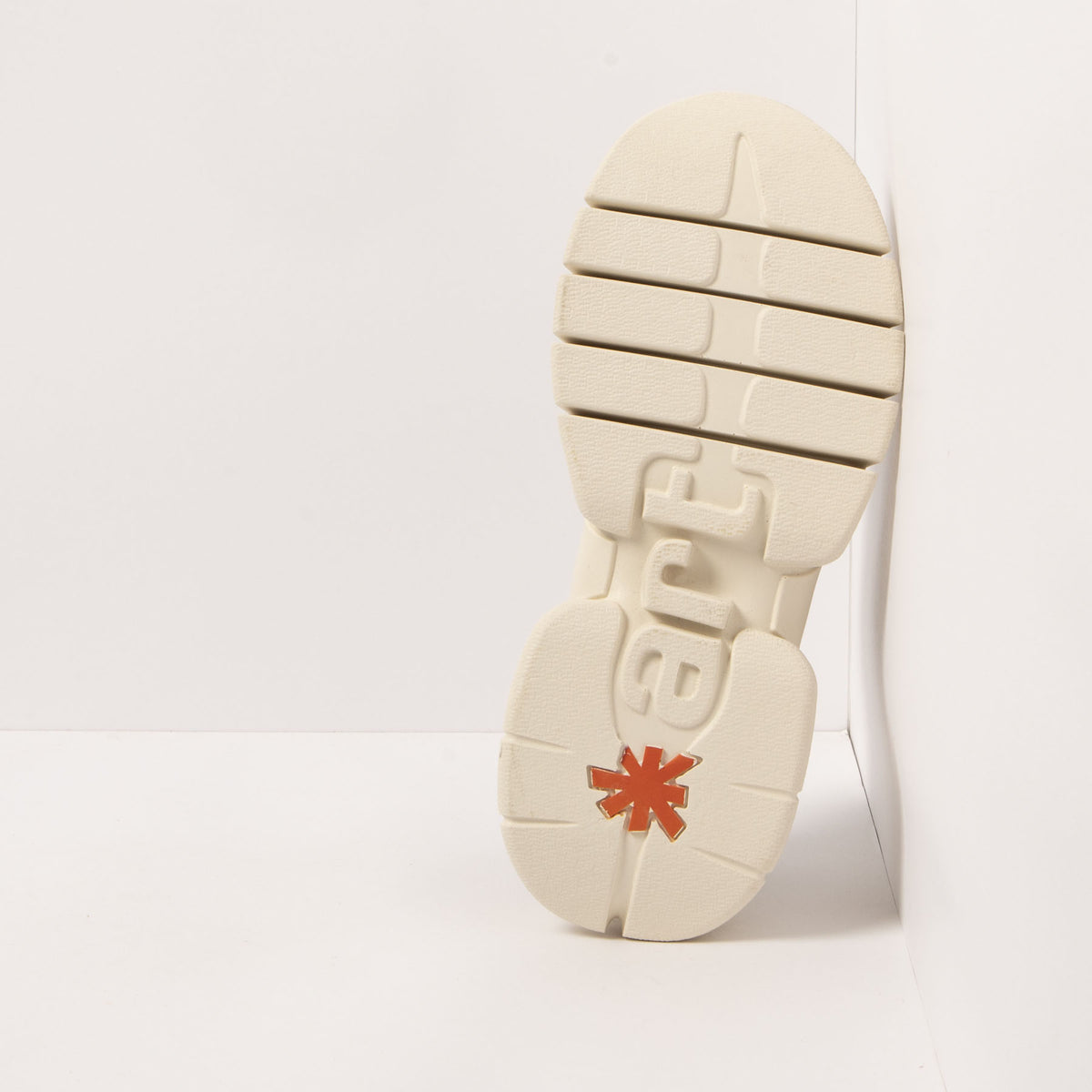 gid://shopify/Product/16171403706700_6