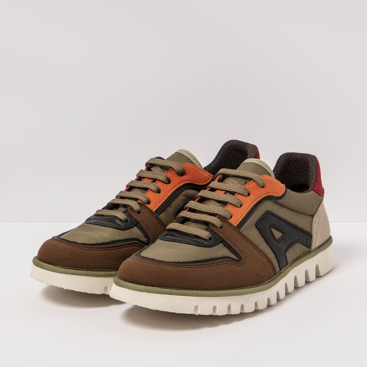gid://shopify/Product/16171375133004_5