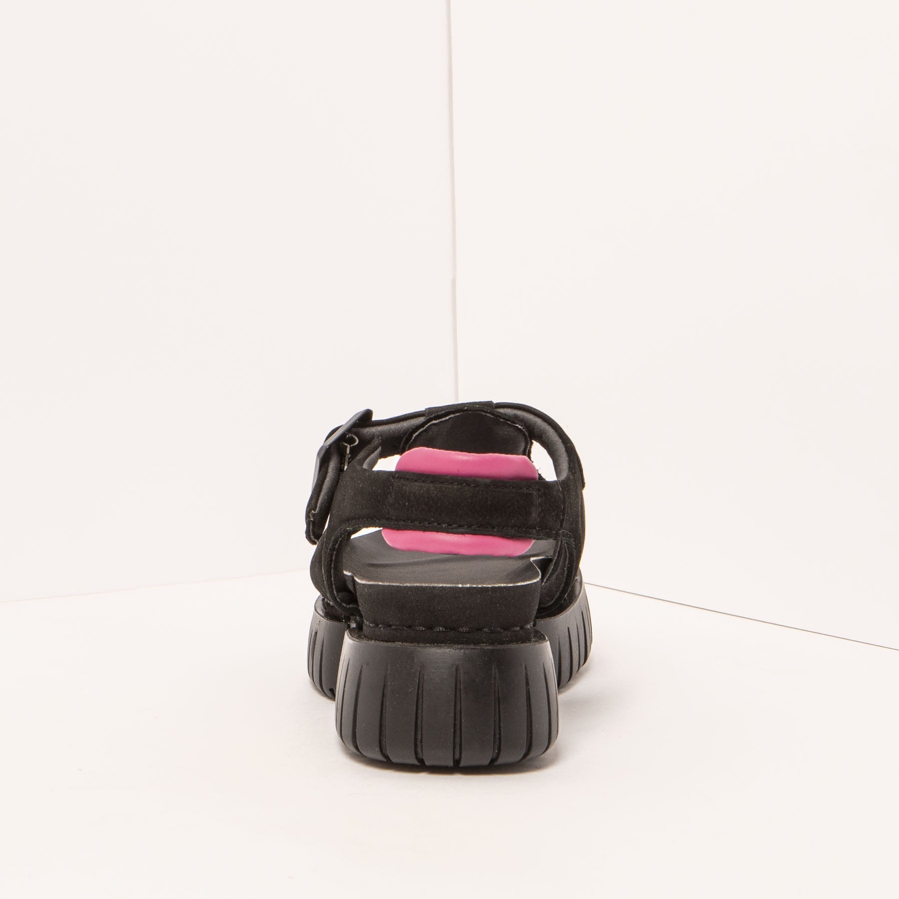 gid://shopify/Product/15693327171916_5