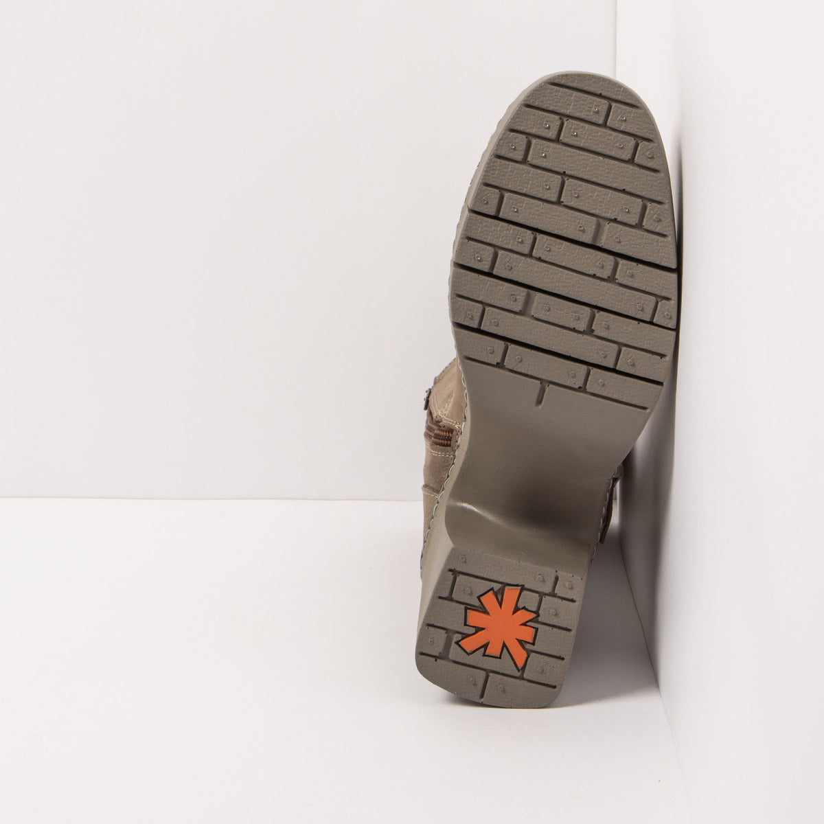 gid://shopify/Product/16171427365196_6
