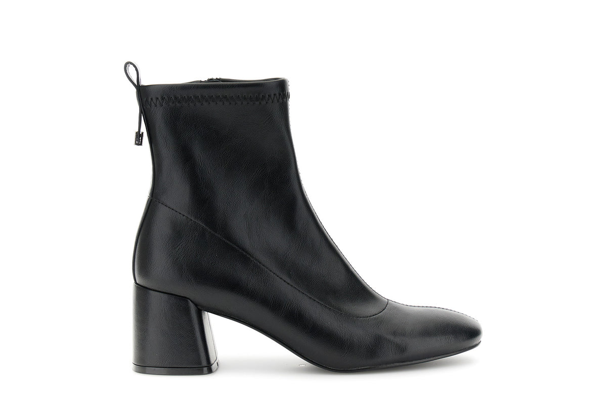 gid://shopify/Product/16176476225868_1