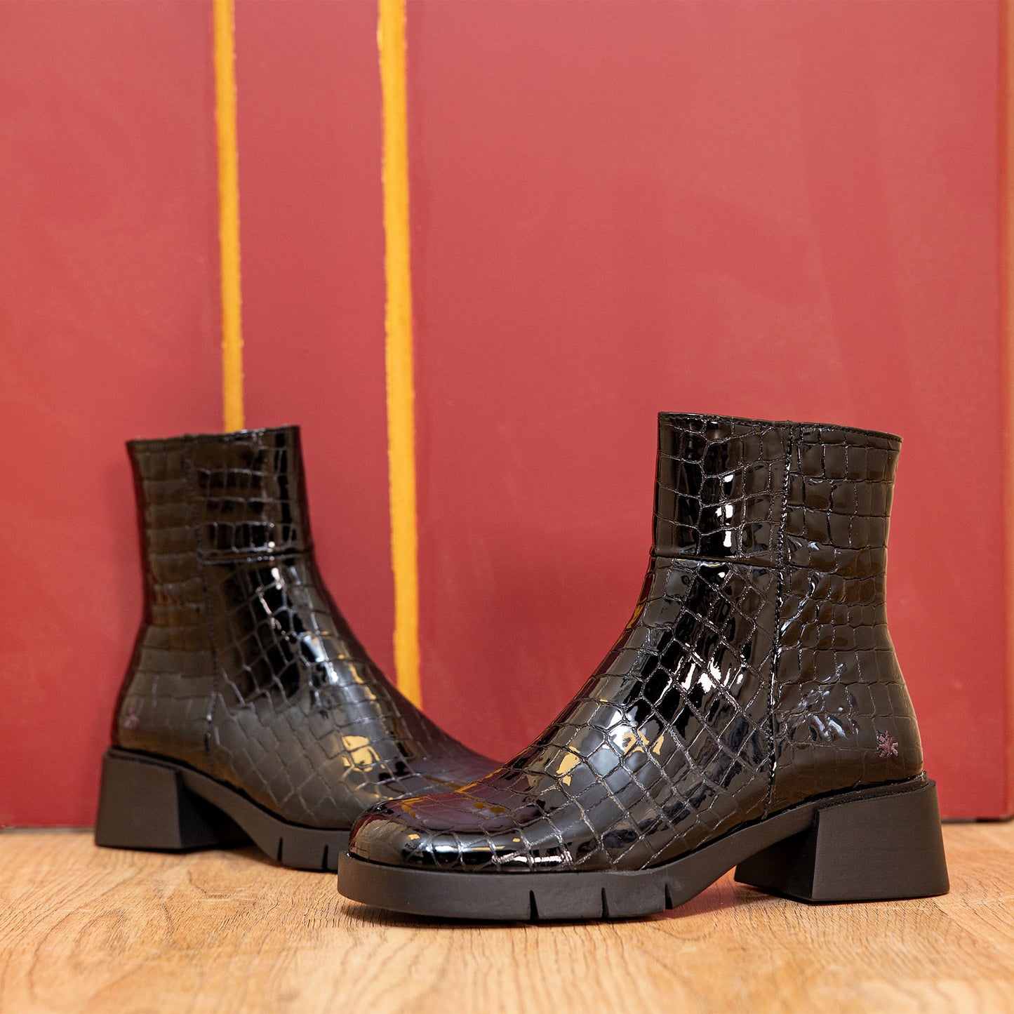 gid://shopify/Product/15693779927372_7