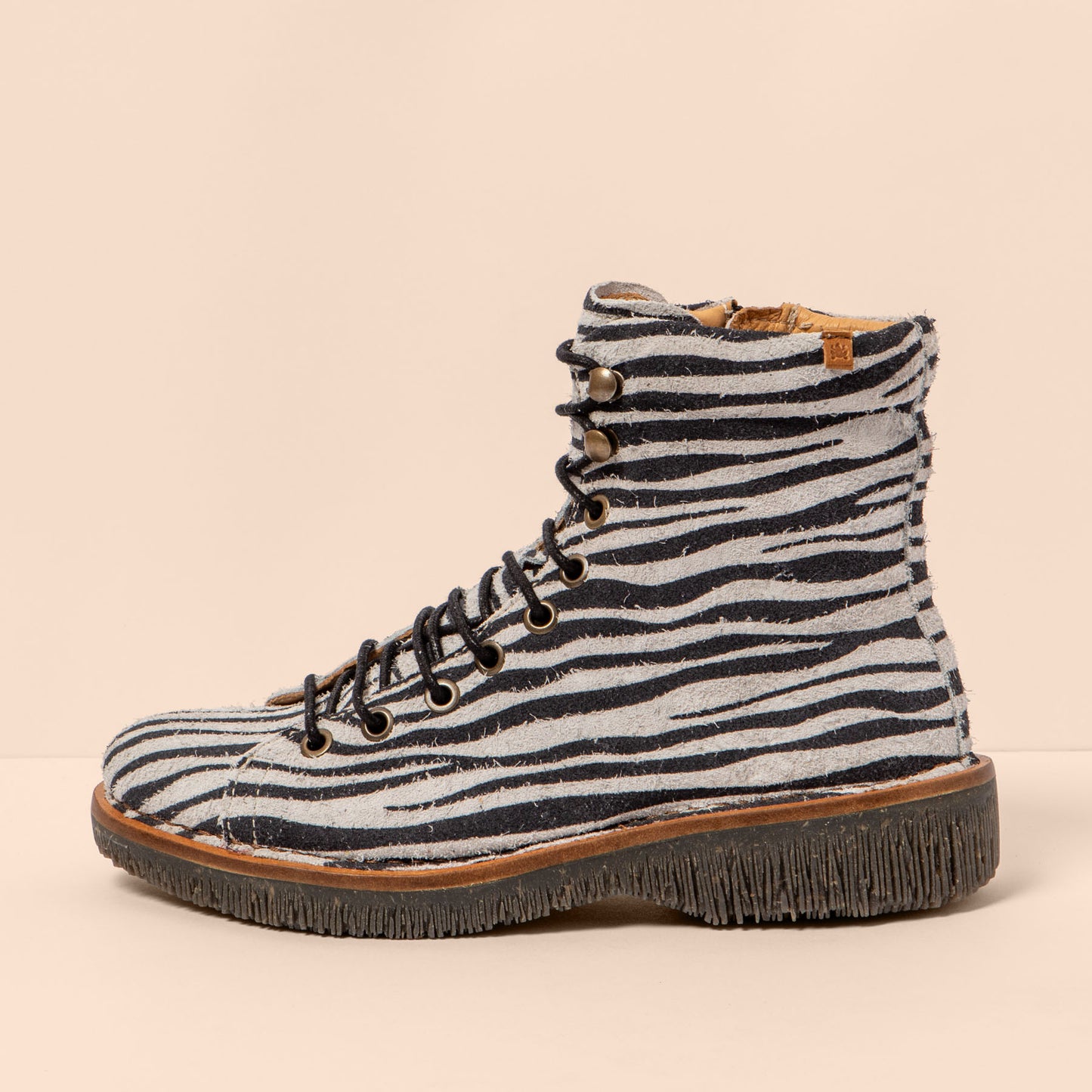gid://shopify/Product/15700822458700_1