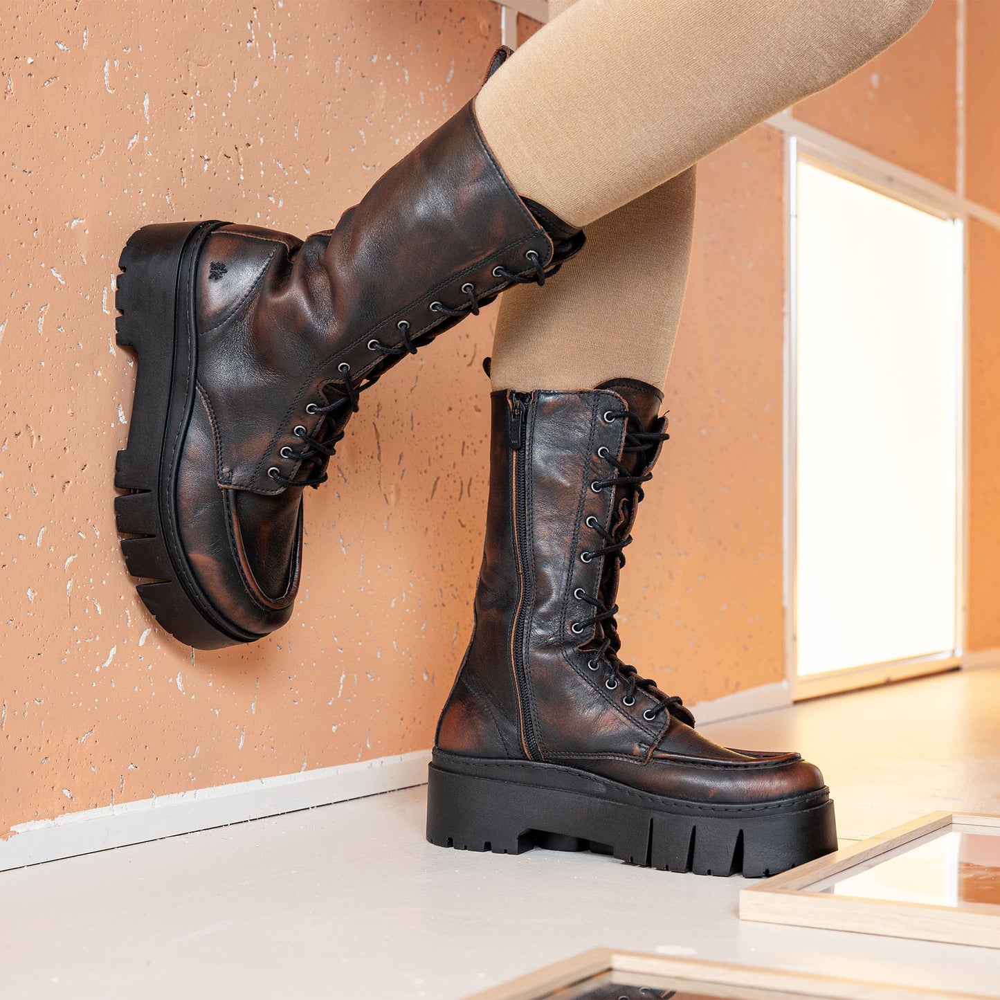 gid://shopify/Product/15694215446860_6