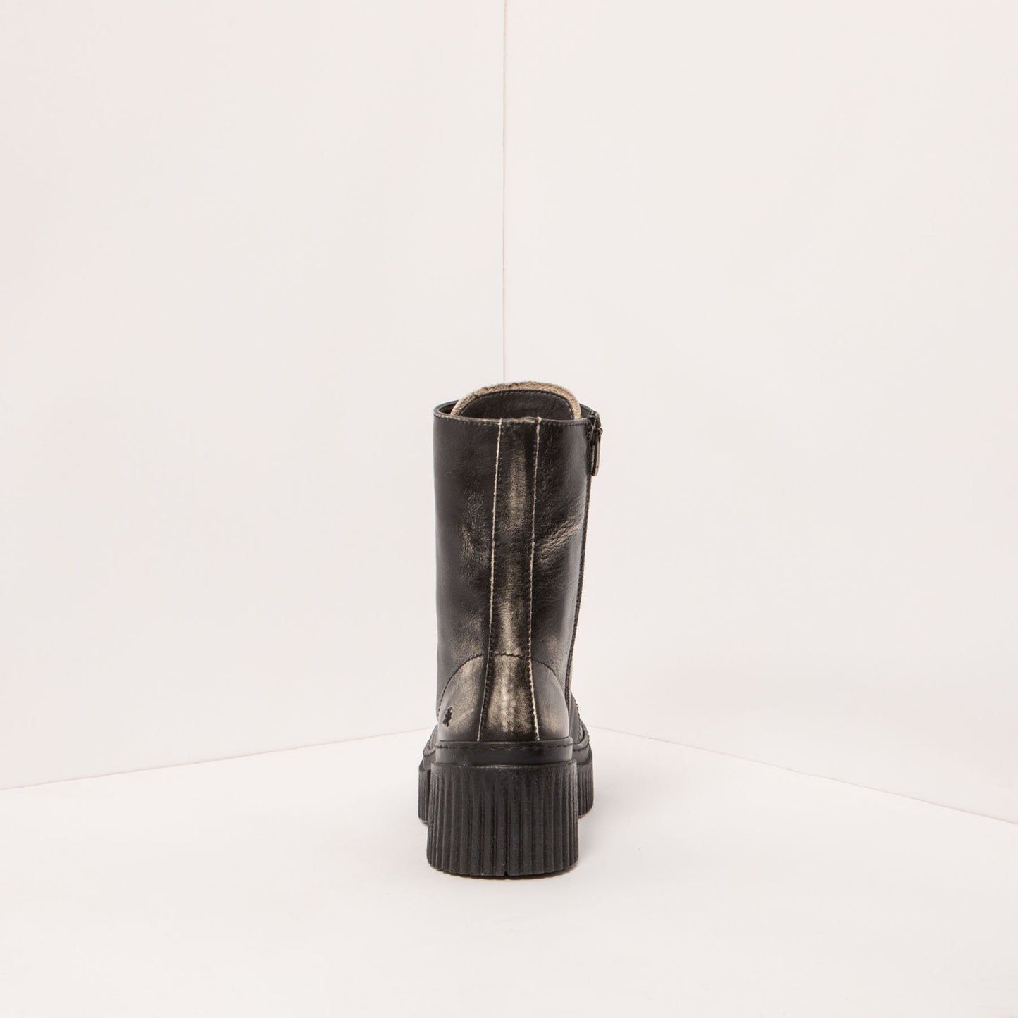 gid://shopify/Product/15693914505548_5