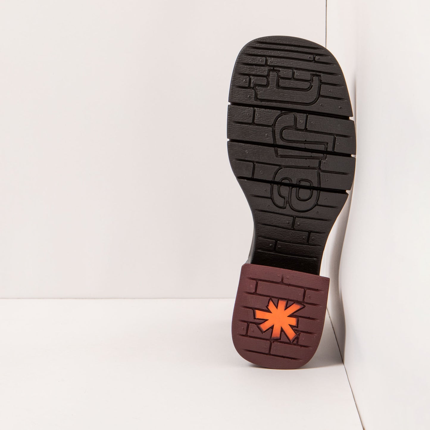 gid://shopify/Product/15693790314828_3