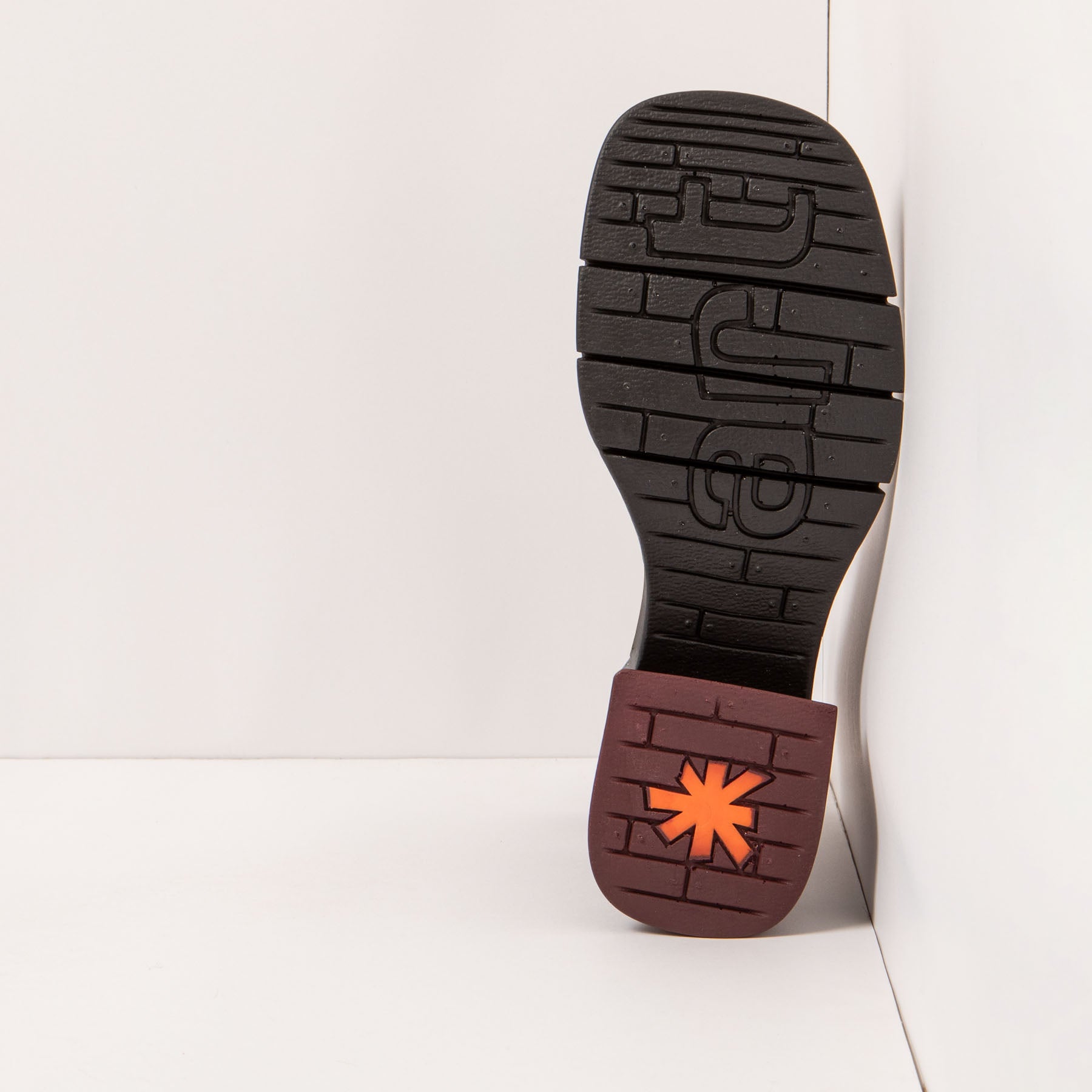 gid://shopify/Product/15693790314828_3