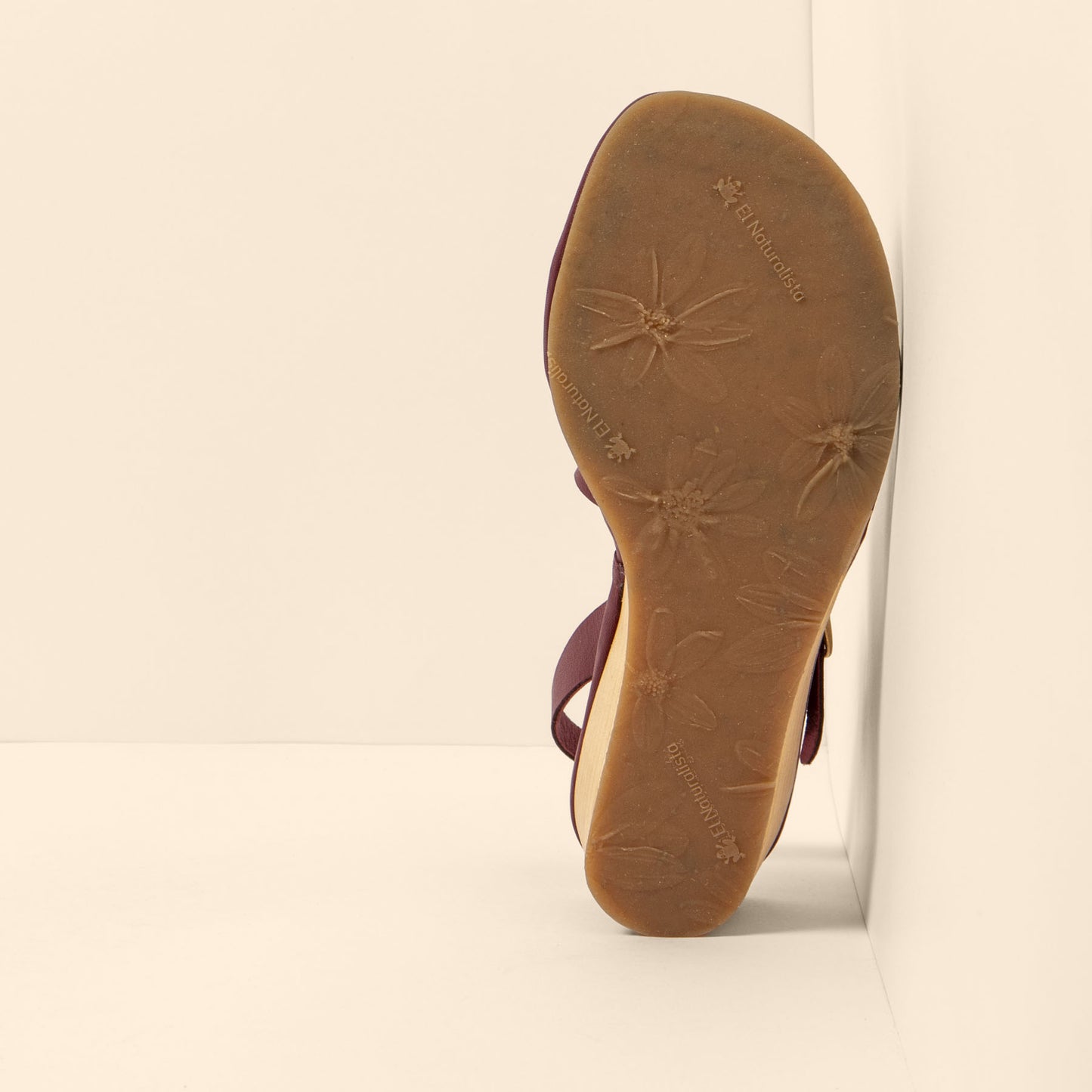 gid://shopify/Product/15700718780748_3