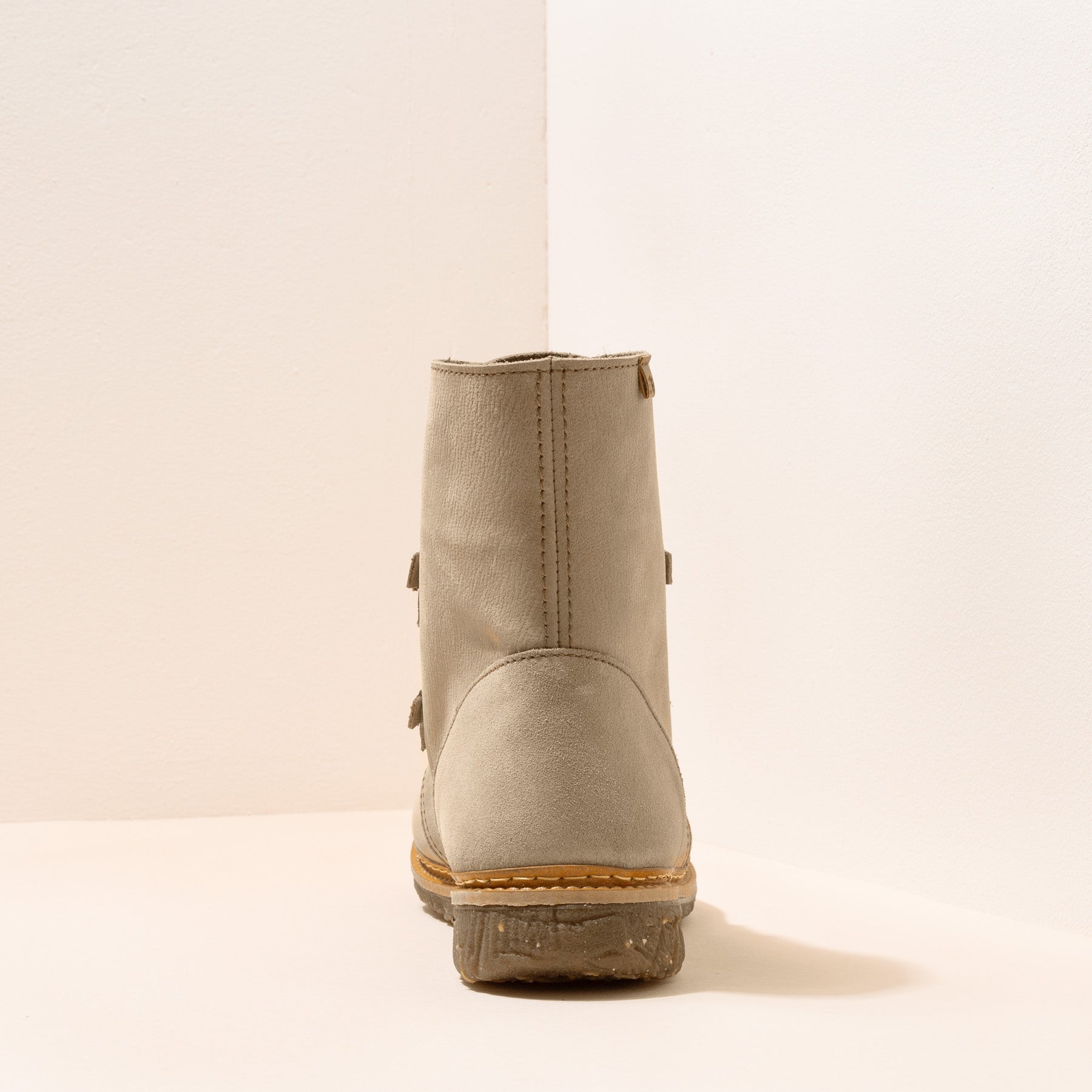 gid://shopify/Product/15699987693900_5