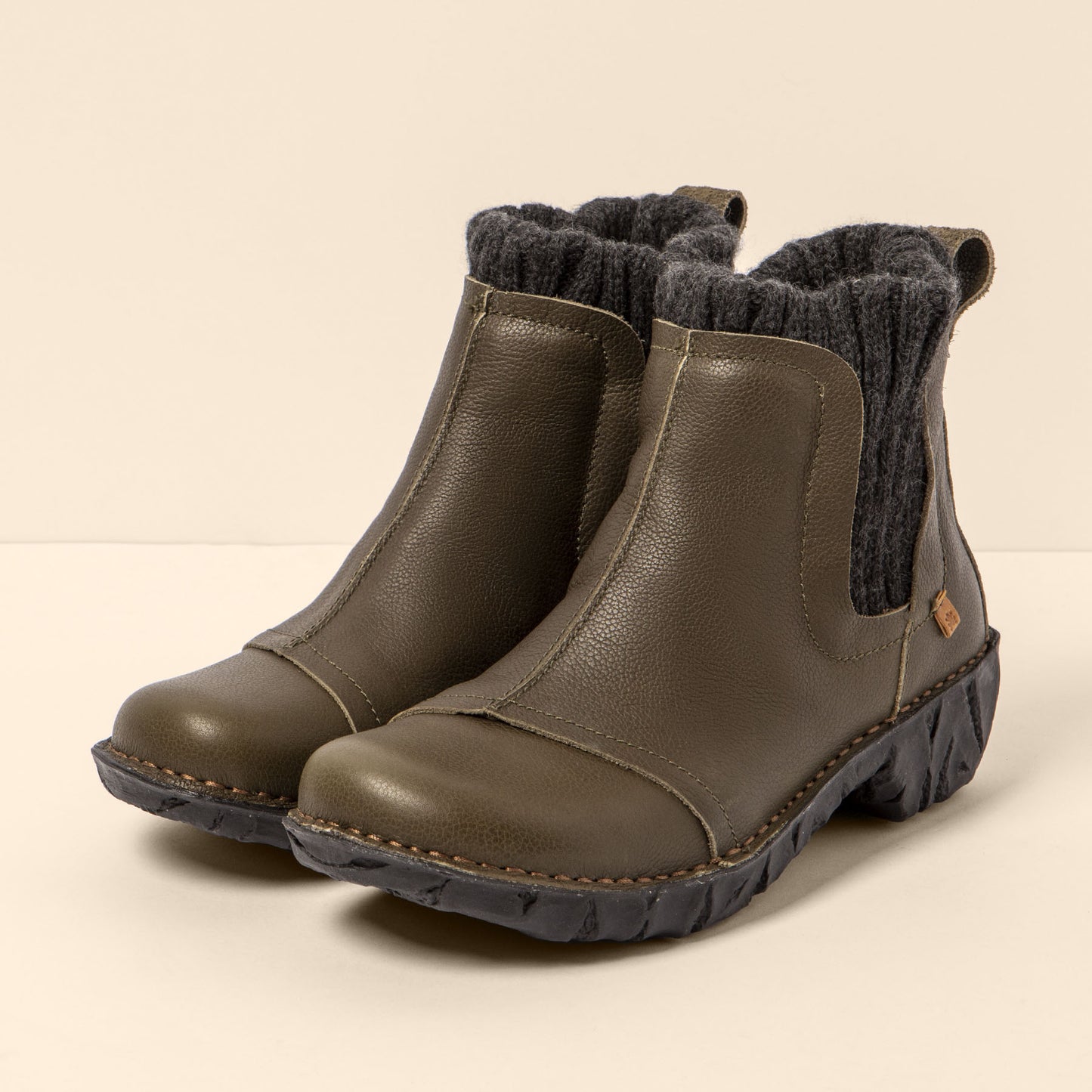 gid://shopify/Product/15700298531148_5