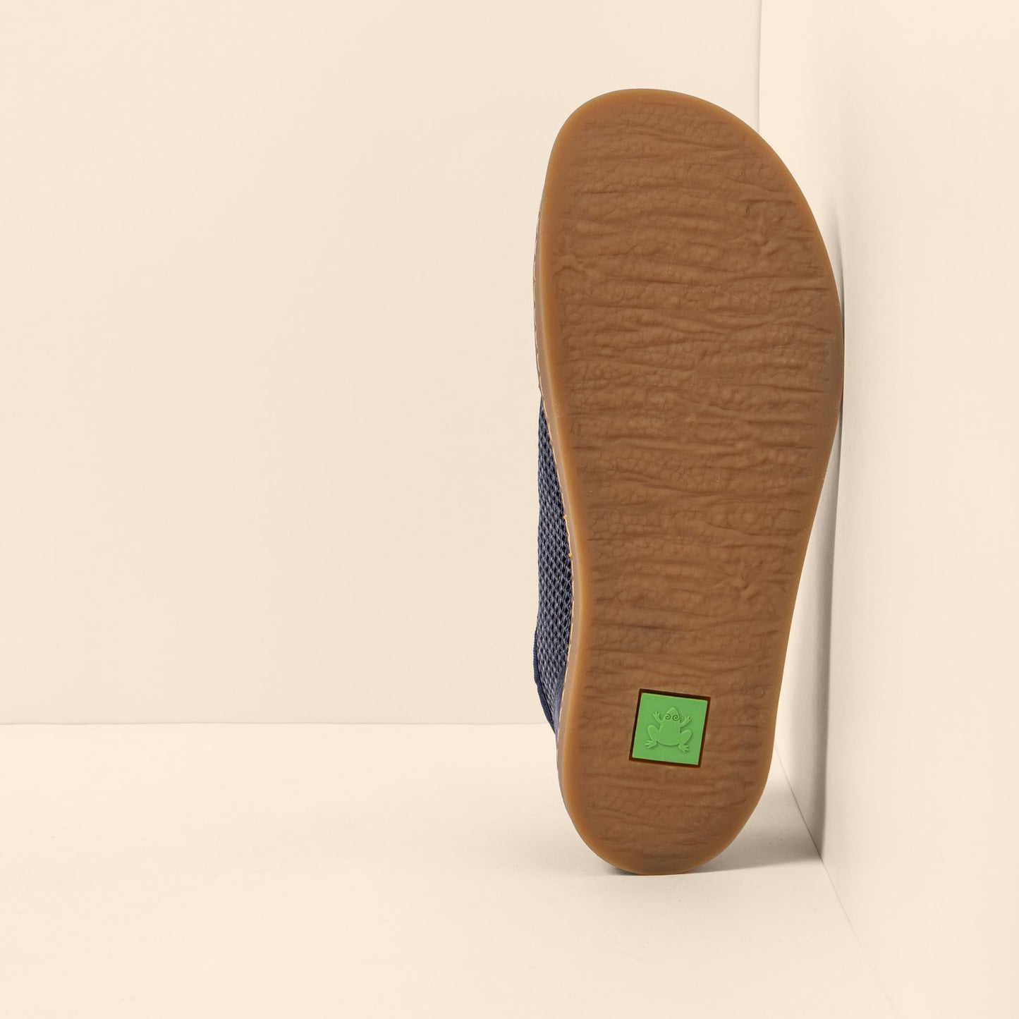 gid://shopify/Product/15700644626764_3