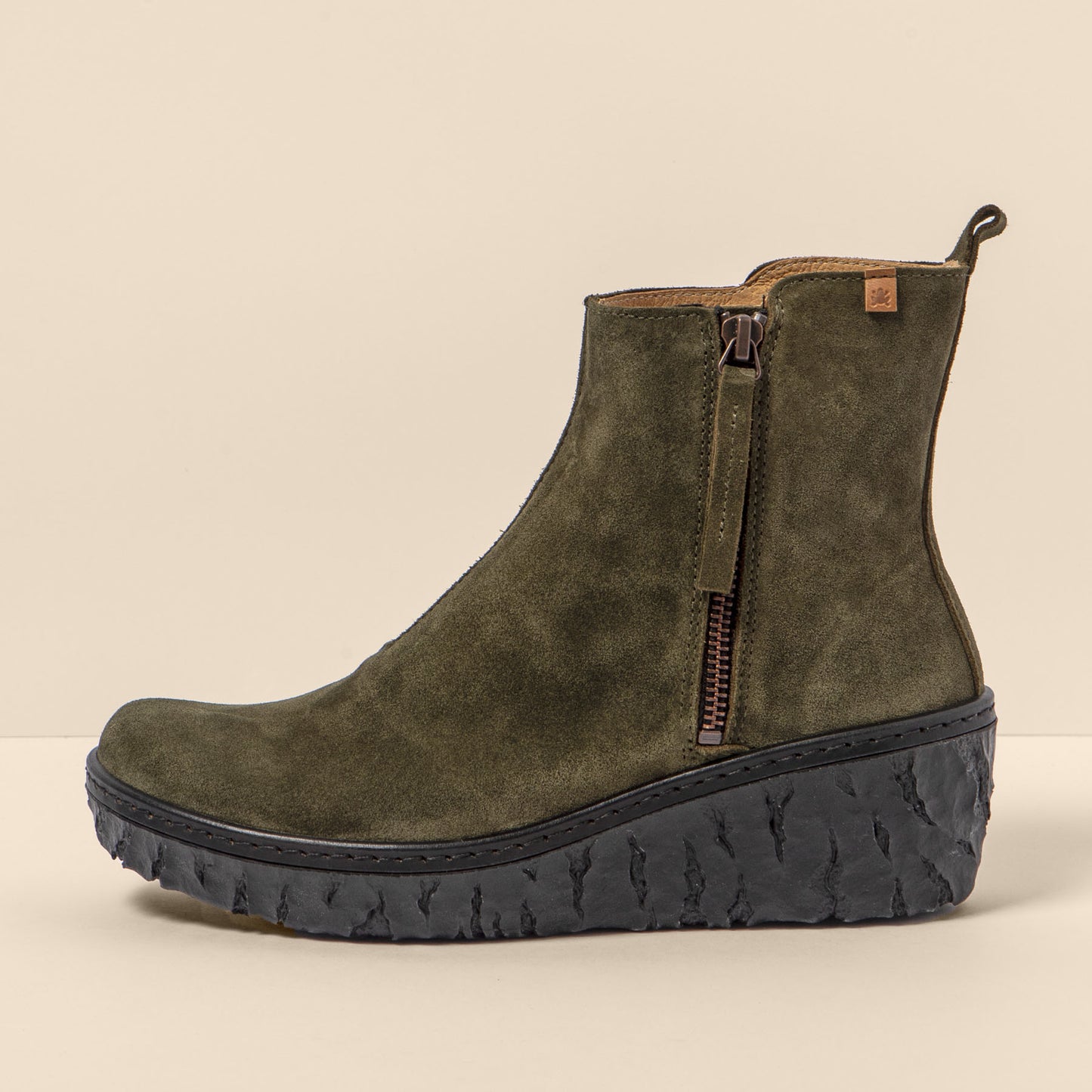 gid://shopify/Product/15699910590796_4
