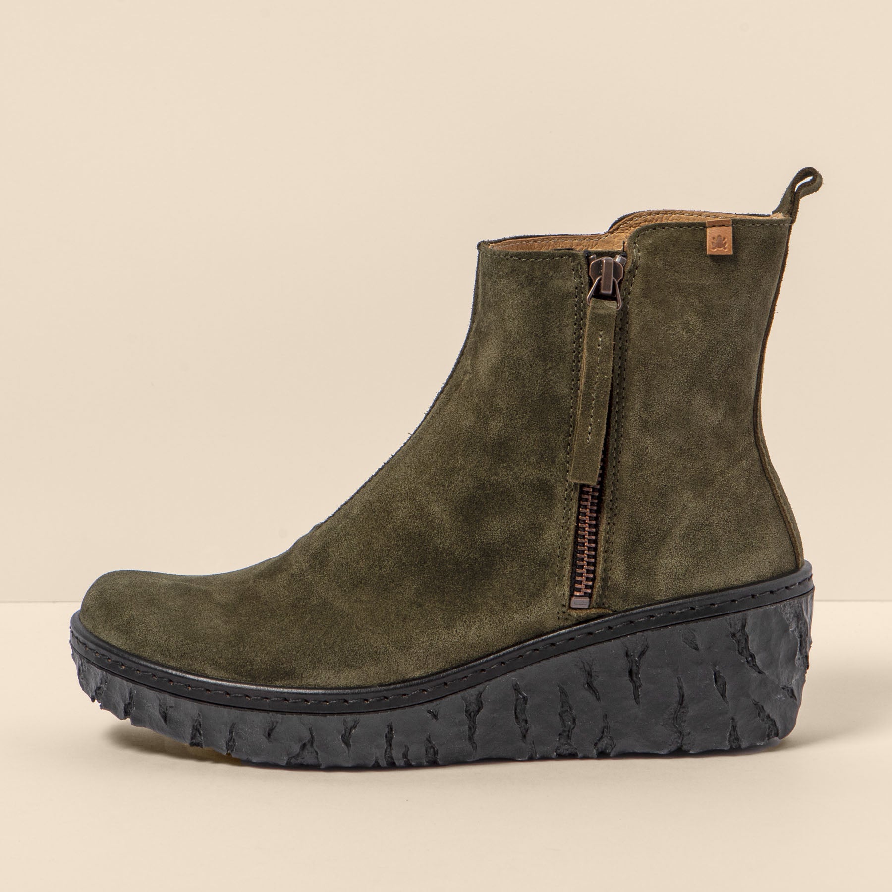 gid://shopify/Product/15699910590796_4