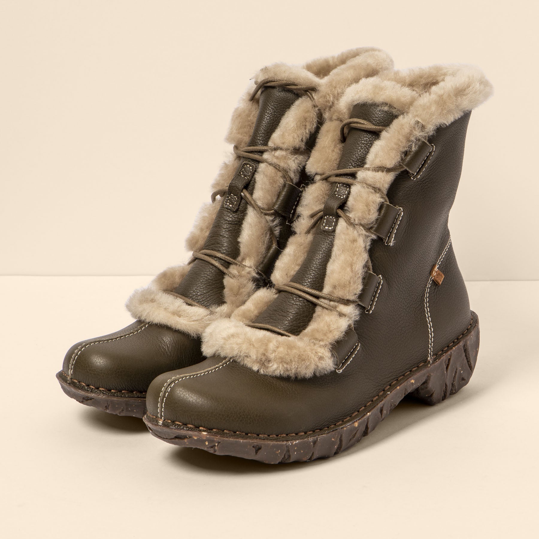 gid://shopify/Product/15699965280588_5