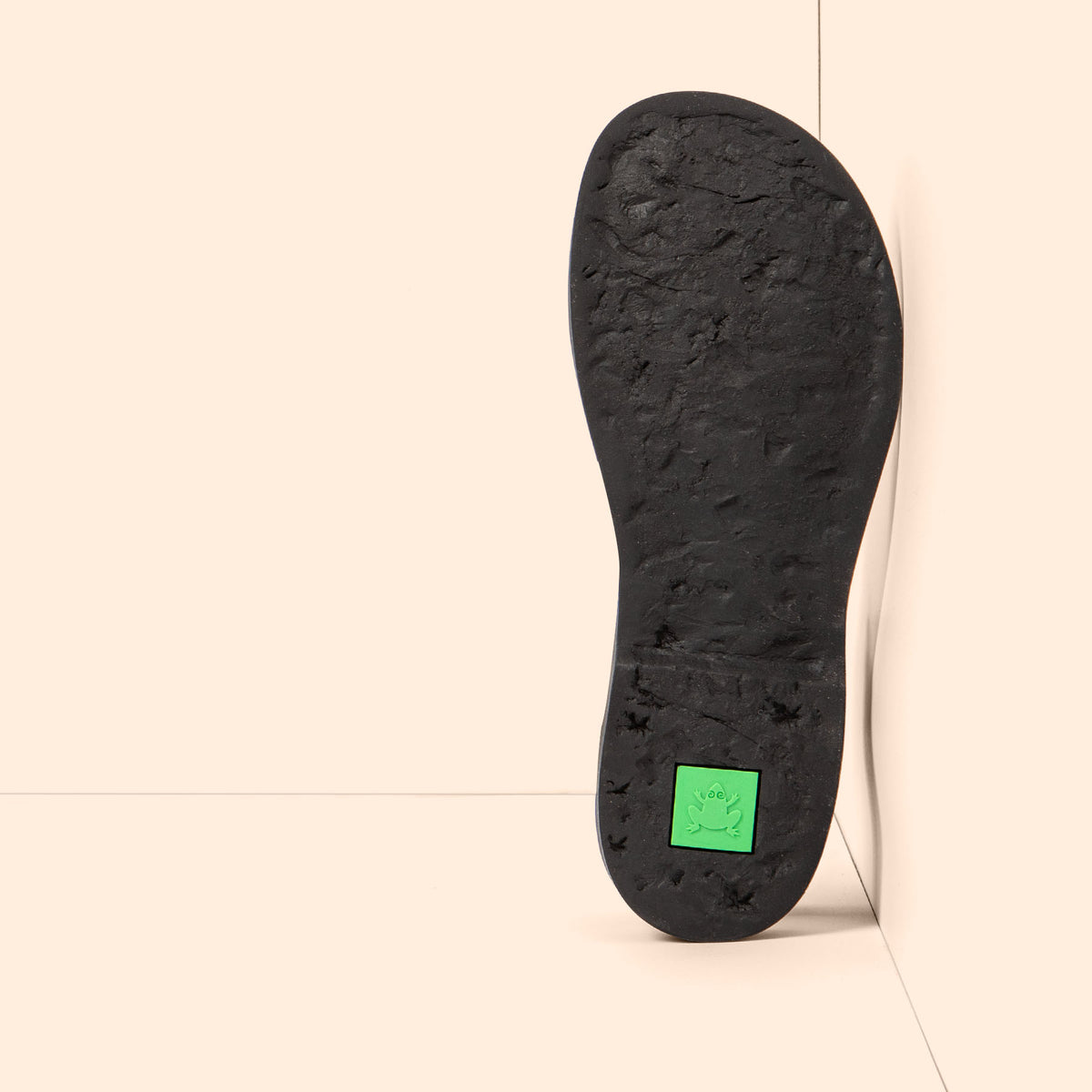 gid://shopify/Product/16124793454924_3