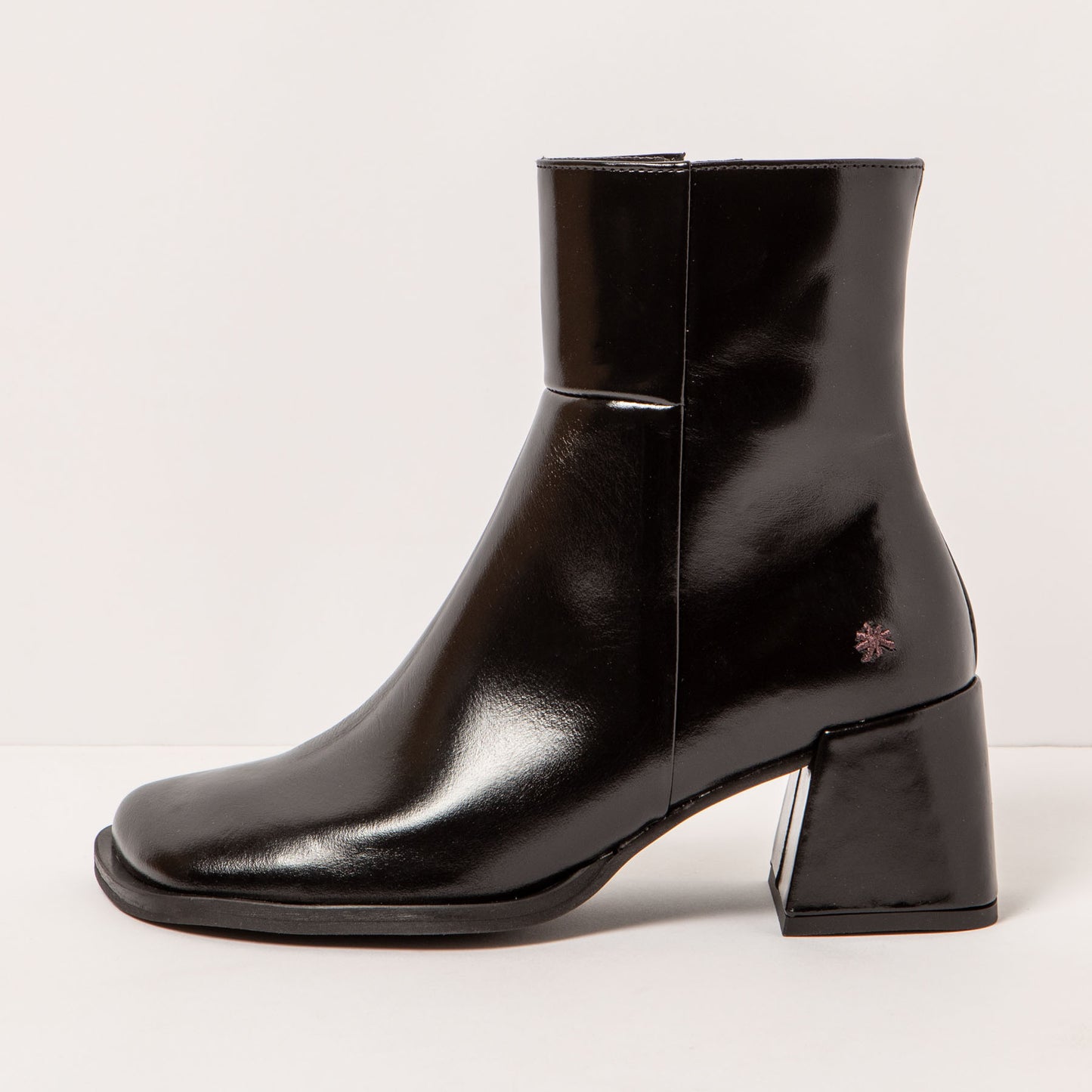 gid://shopify/Product/15694177272140_1