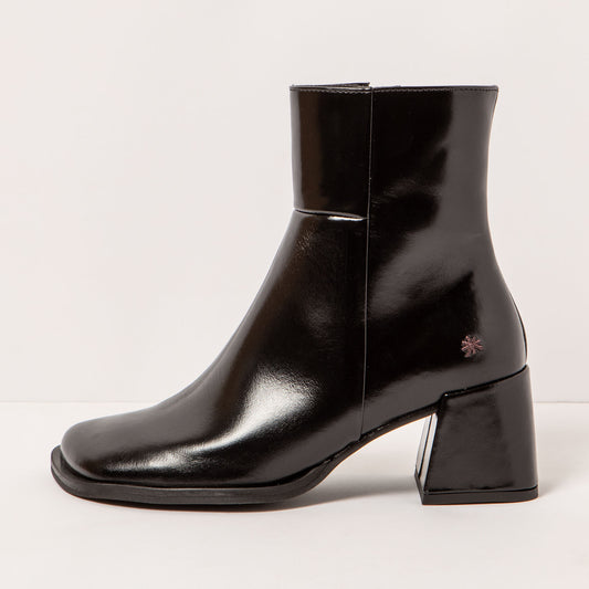 gid://shopify/Product/15694177272140_1