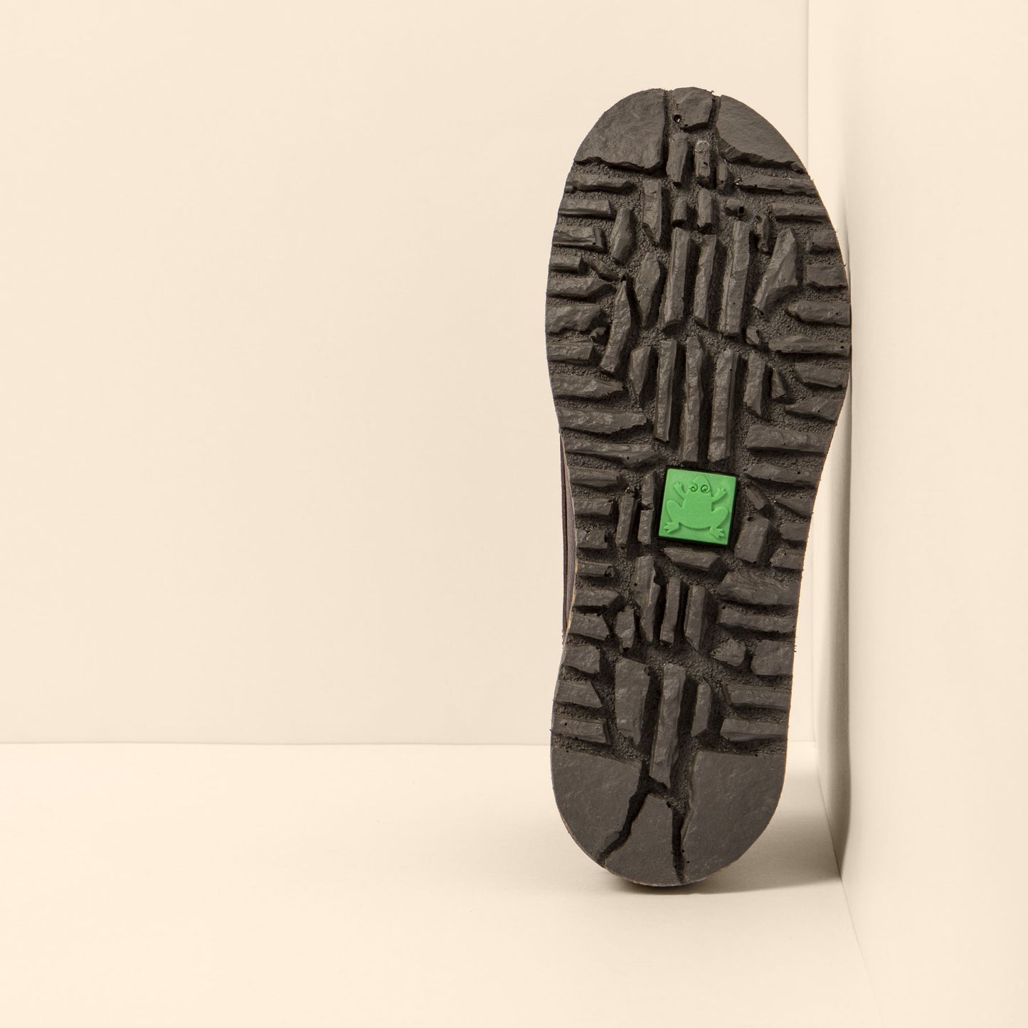 gid://shopify/Product/15700030554444_3
