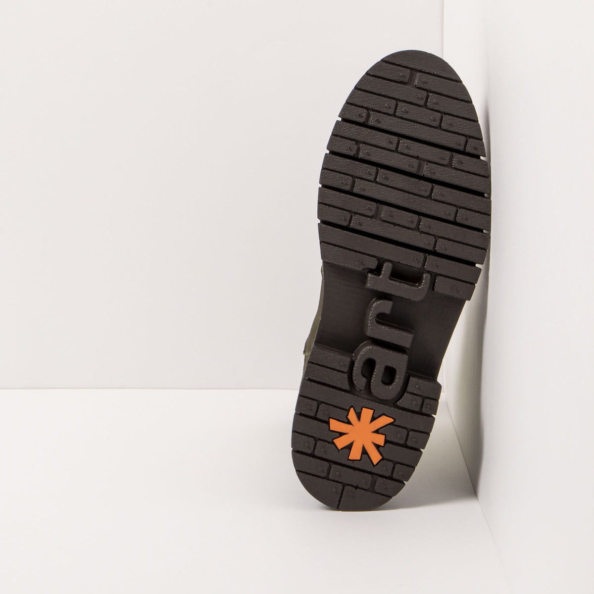 gid://shopify/Product/16171663851852_6