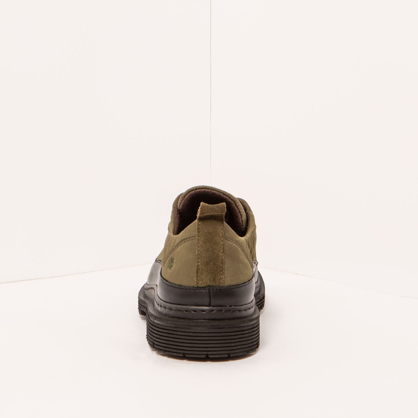 gid://shopify/Product/15694296940876_5