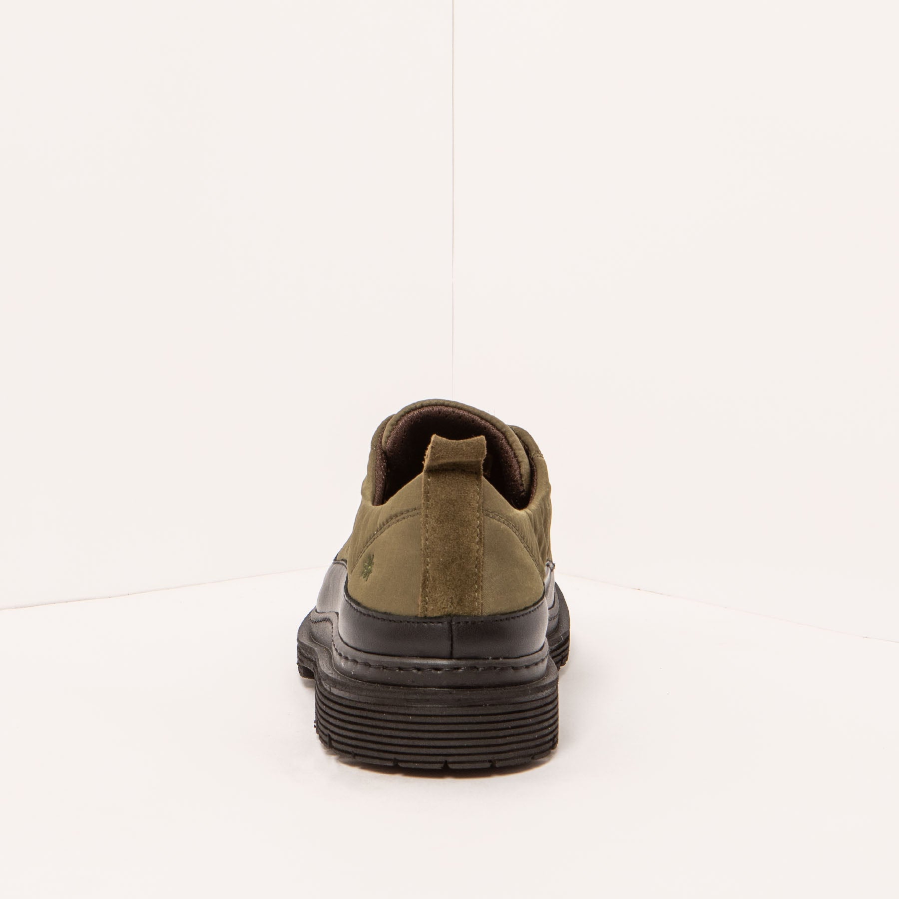 gid://shopify/Product/15694296940876_5