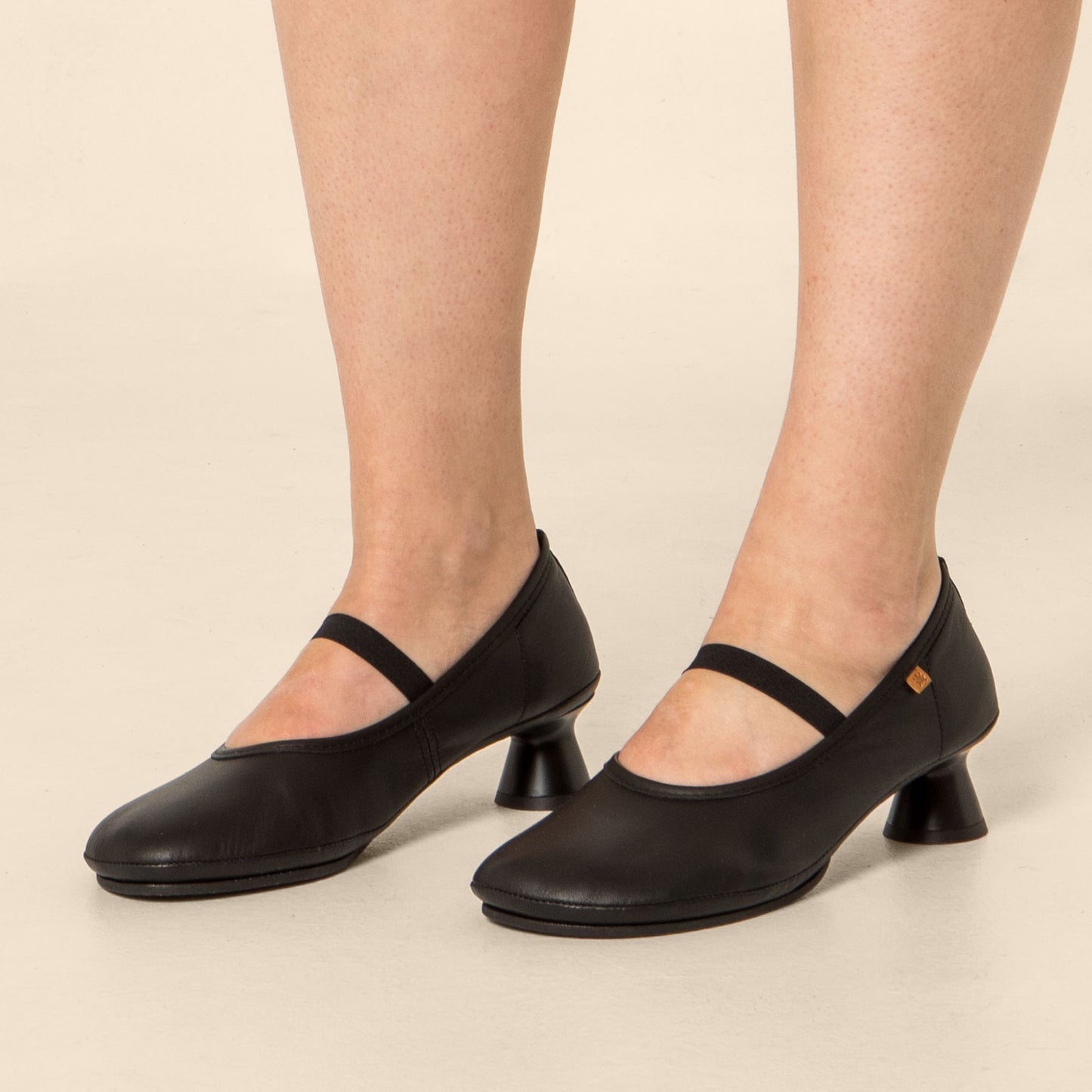 gid://shopify/Product/15700706001228_5