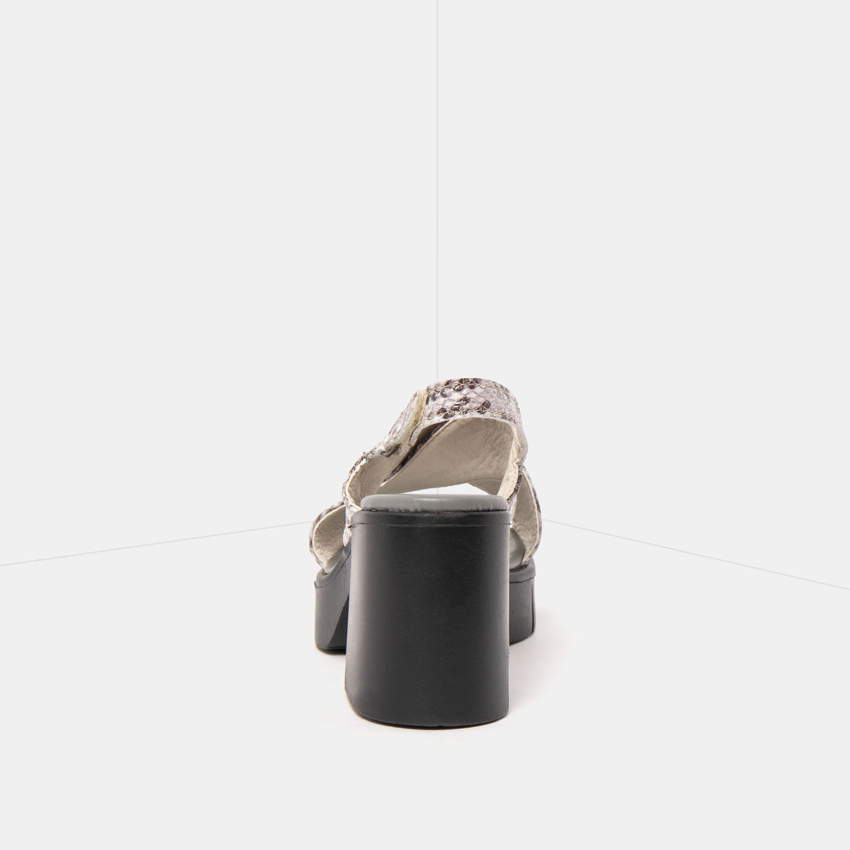 gid://shopify/Product/16173033587020_5