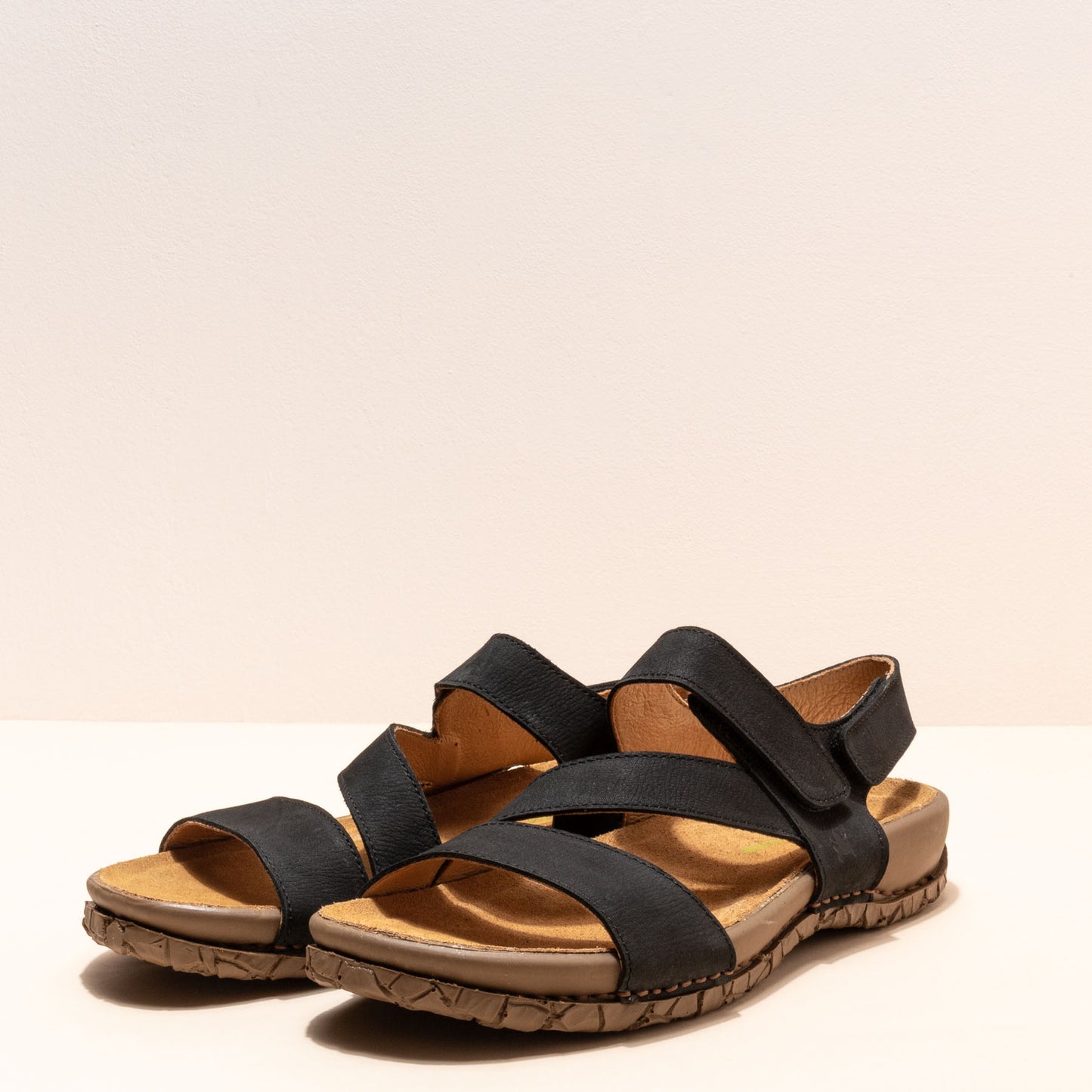 gid://shopify/Product/15700123844940_2