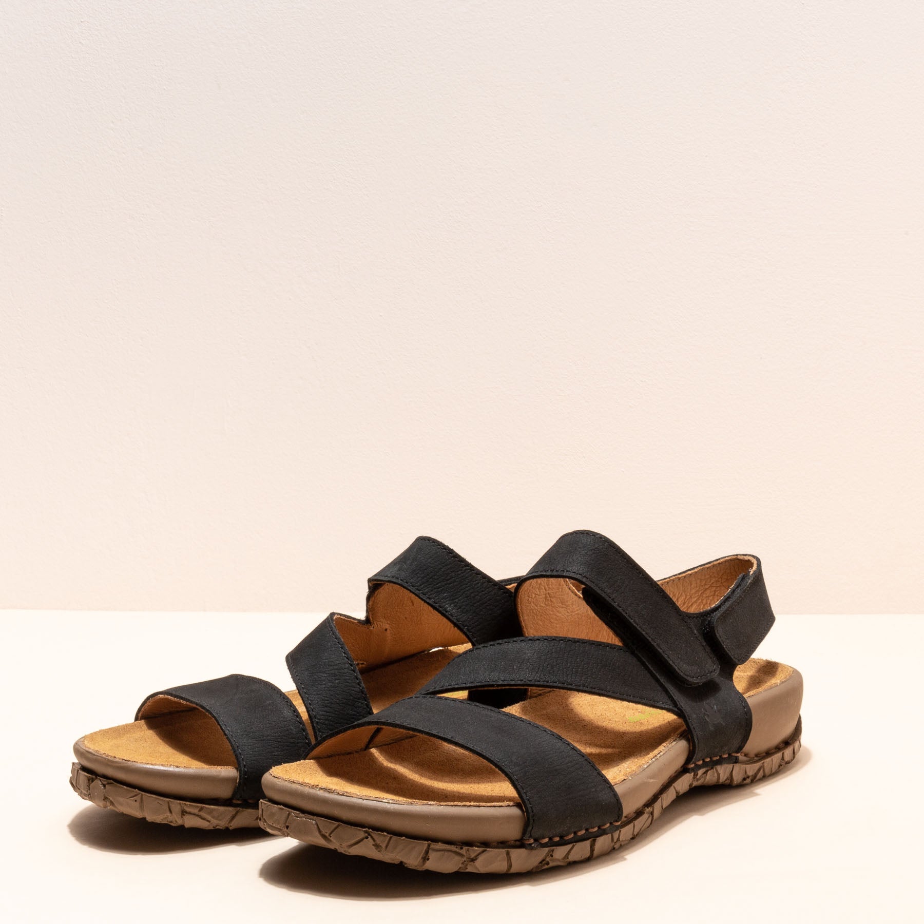 gid://shopify/Product/15700123844940_2