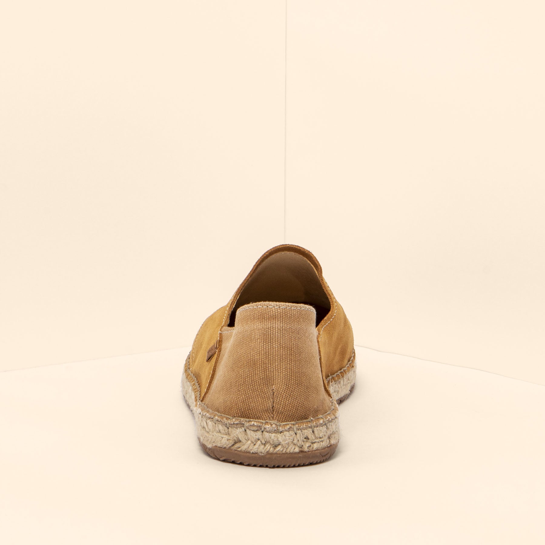 gid://shopify/Product/15700243775820_8