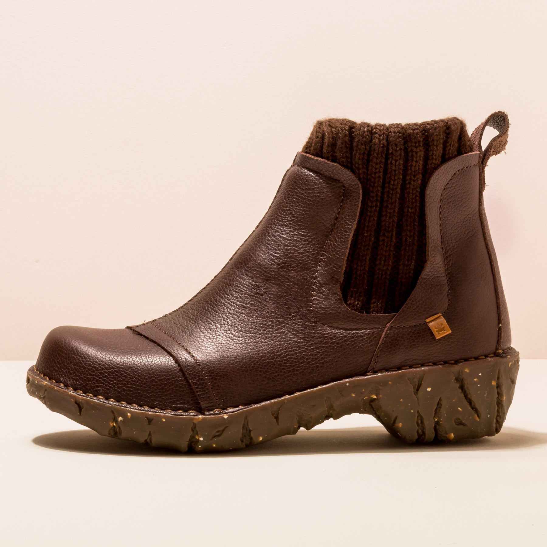gid://shopify/Product/15700297220428_1