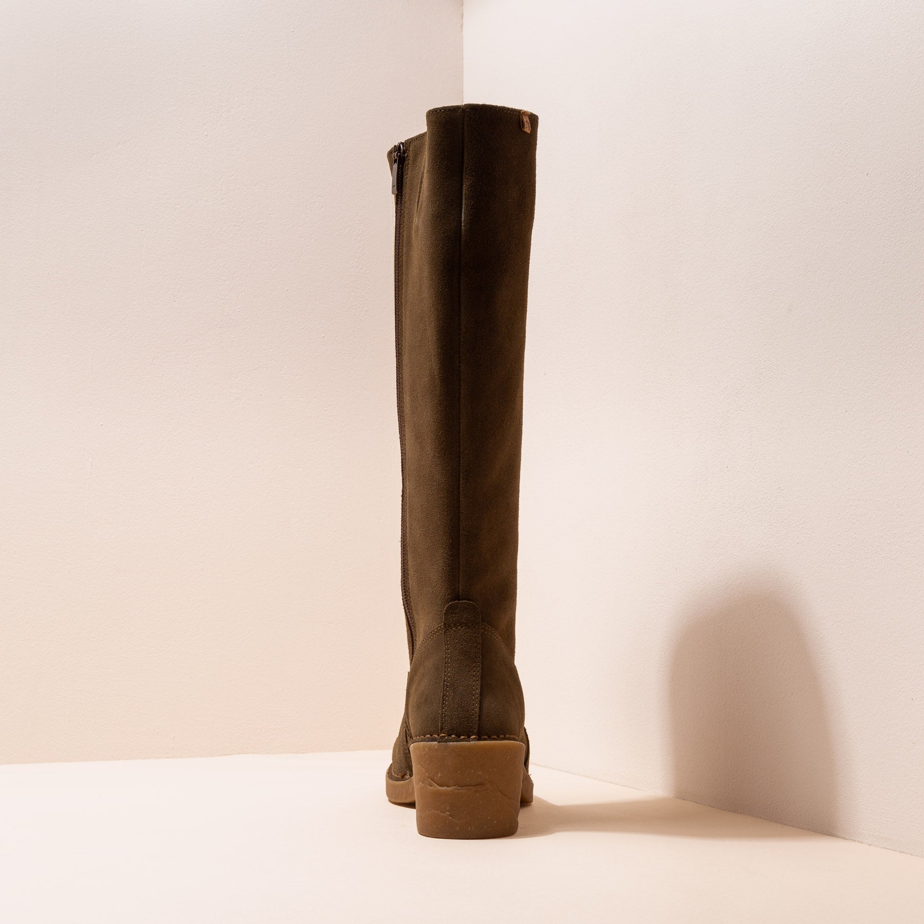 gid://shopify/Product/15700047659340_5