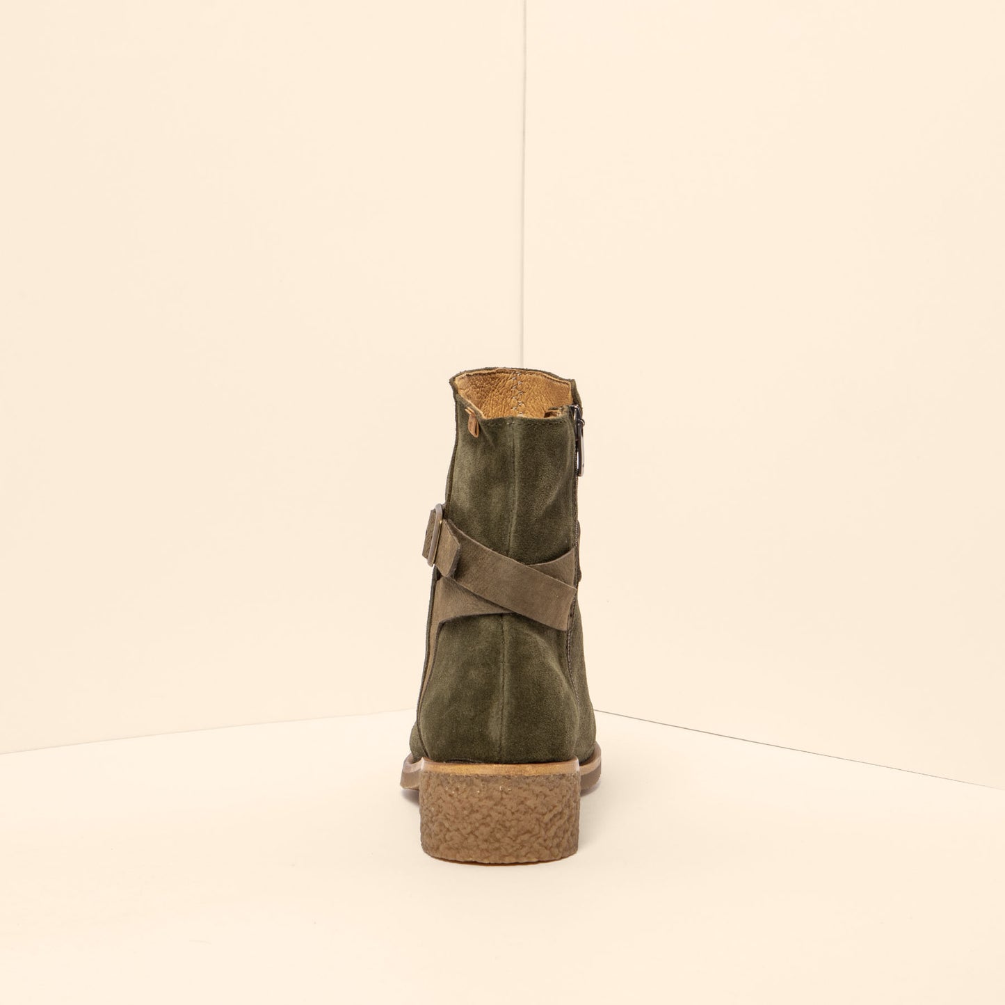 gid://shopify/Product/15700159234380_8