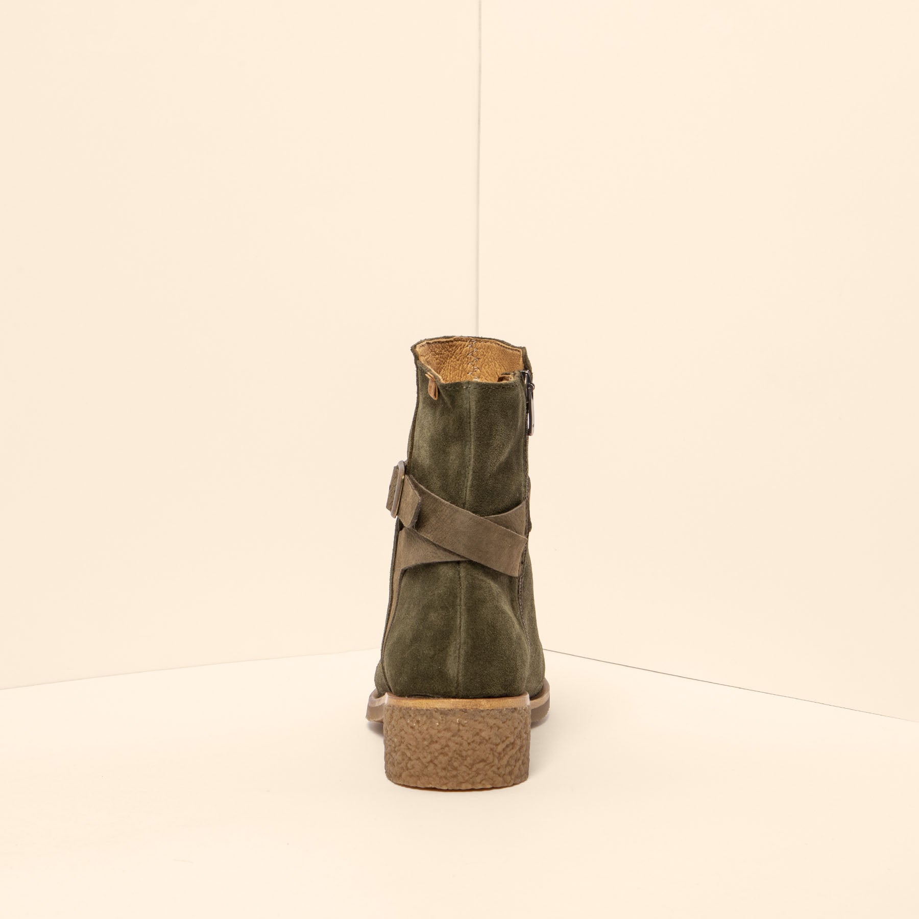 gid://shopify/Product/15700159234380_8