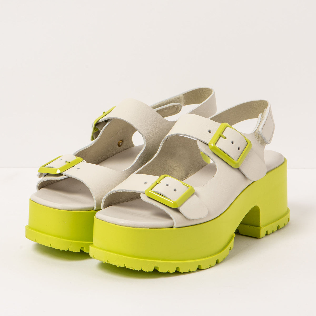 gid://shopify/Product/16171549393228_5