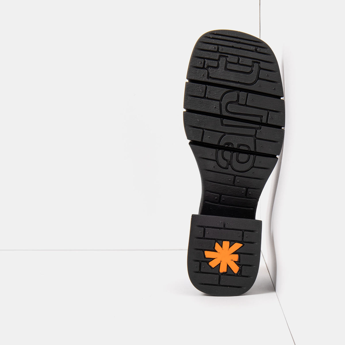 gid://shopify/Product/16173084246348_3