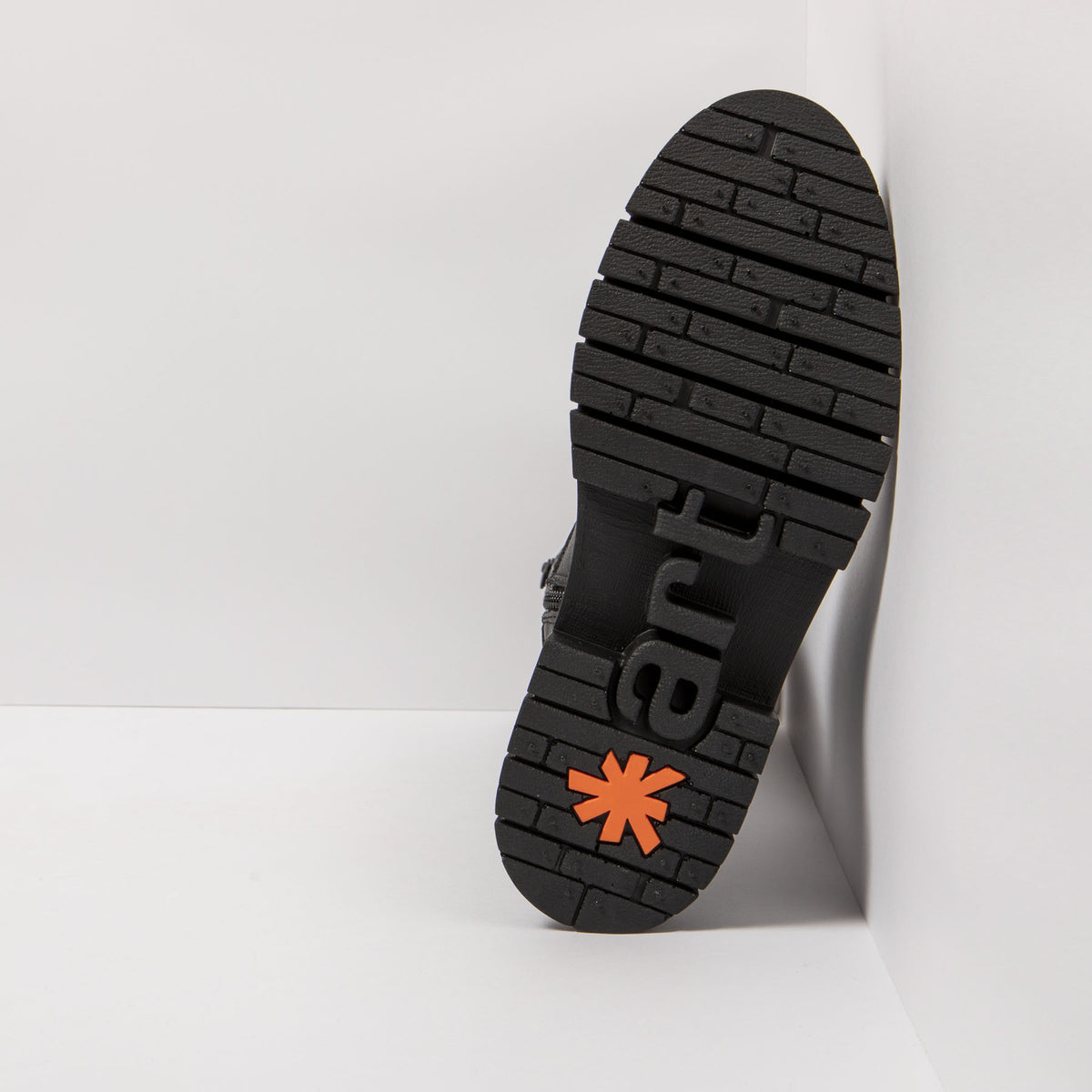 gid://shopify/Product/16171690852684_6