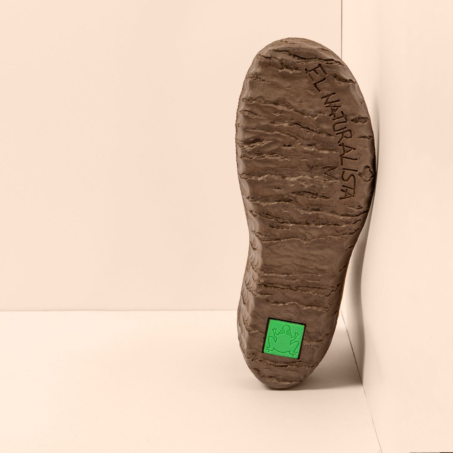 gid://shopify/Product/15700753678668_3
