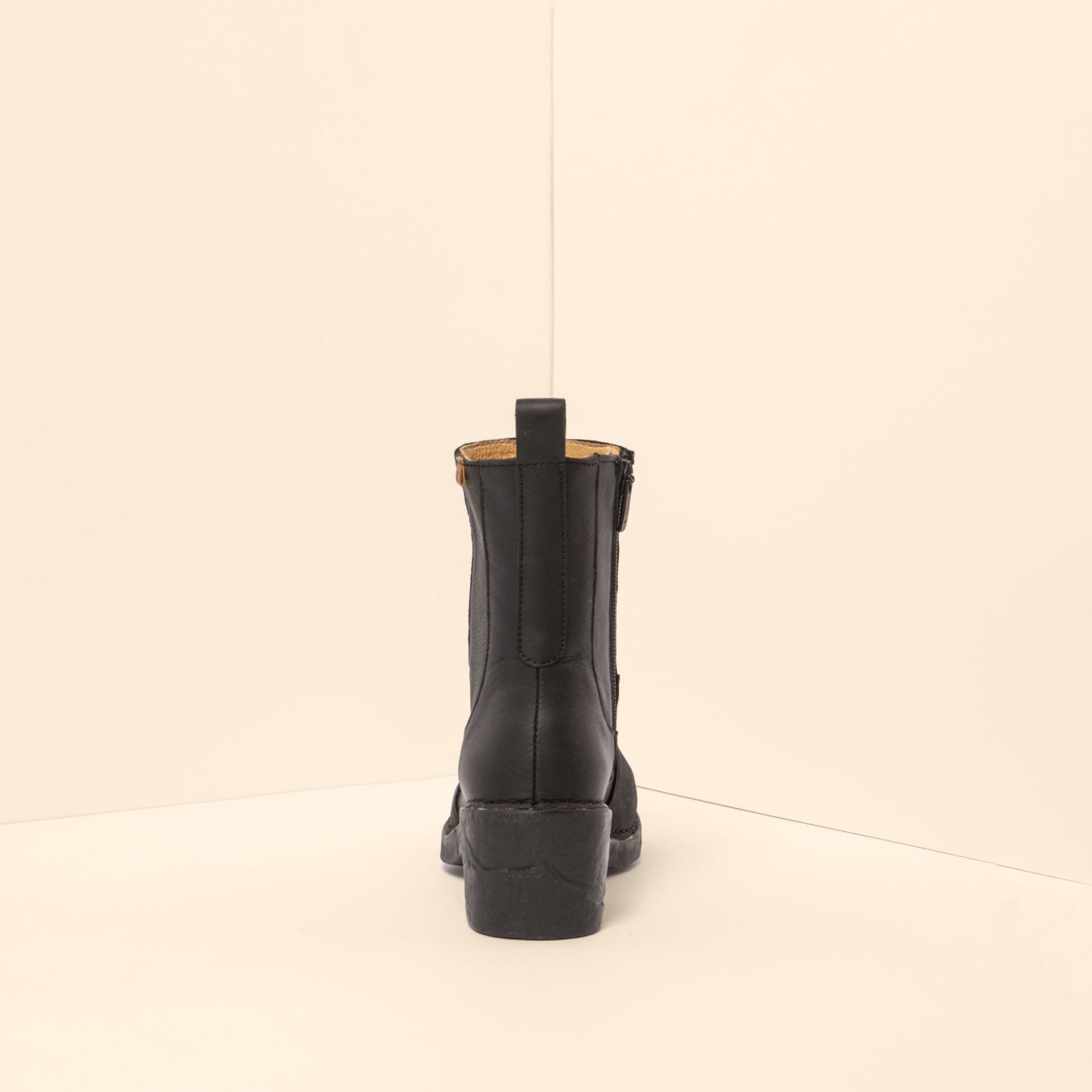 gid://shopify/Product/15700050673996_5