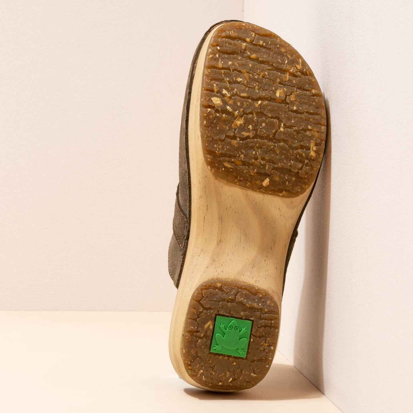 gid://shopify/Product/15700088848716_3