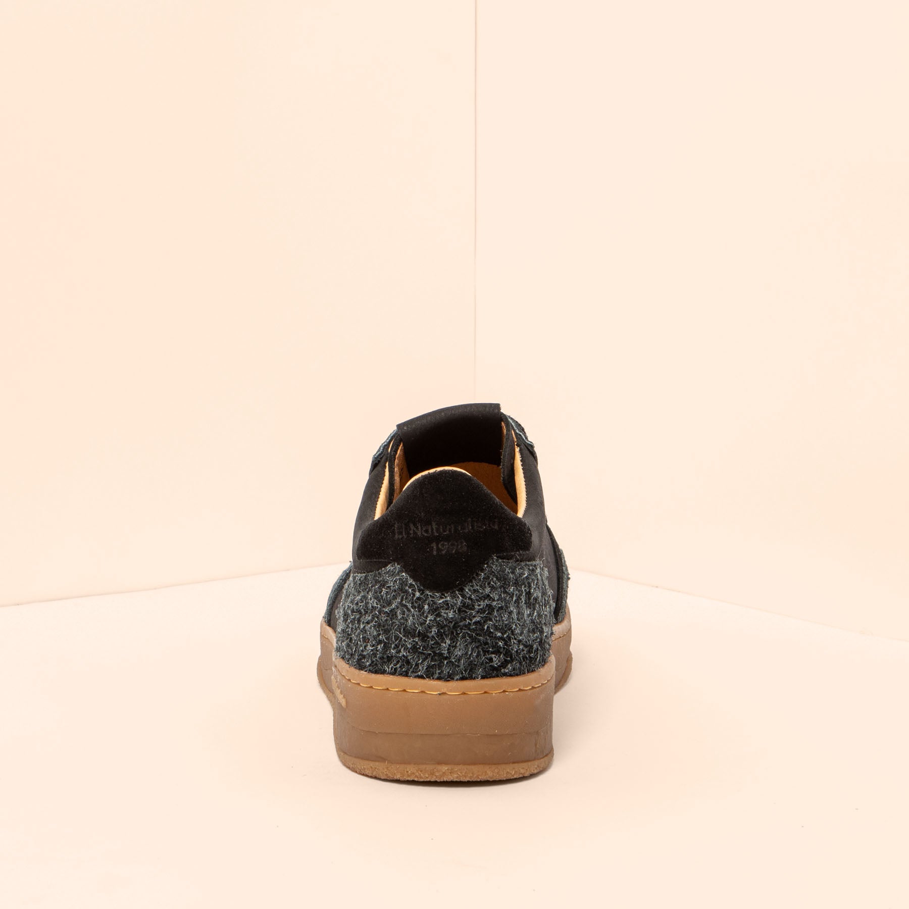 gid://shopify/Product/15700859978060_5