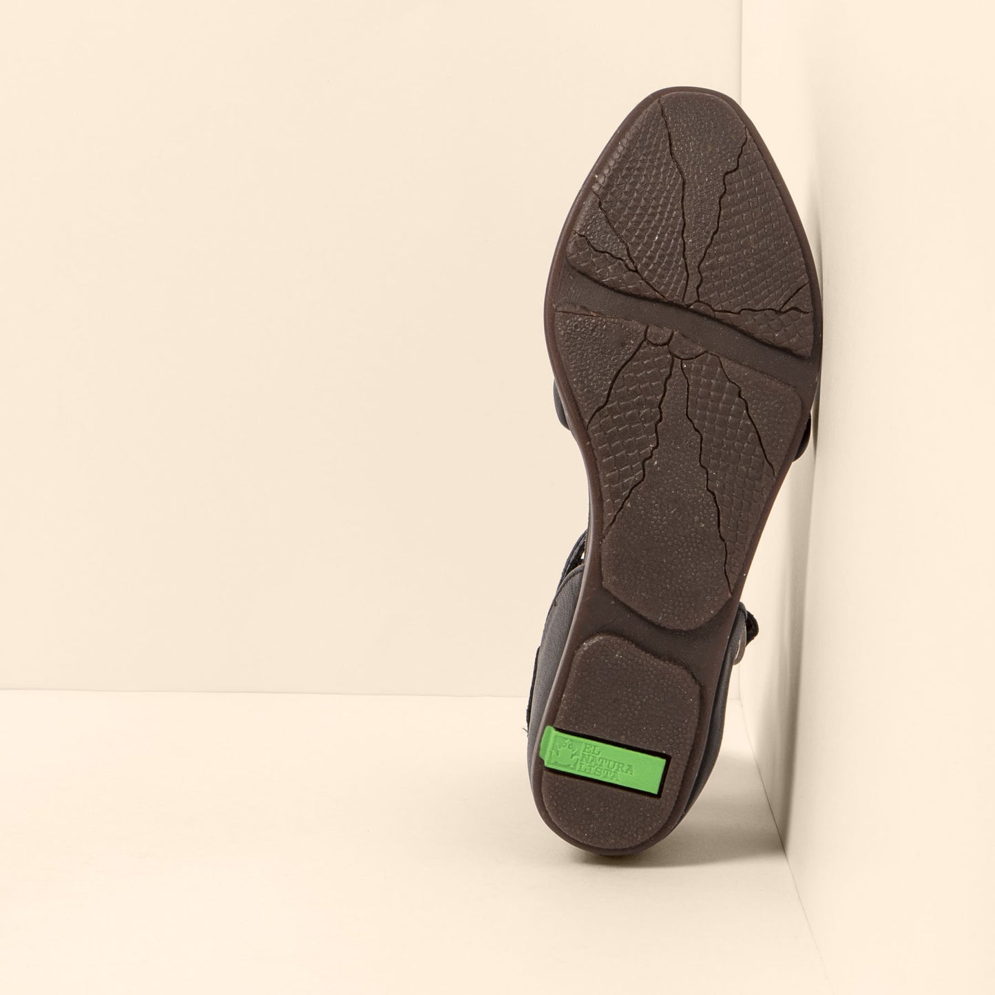 gid://shopify/Product/15700752138572_3