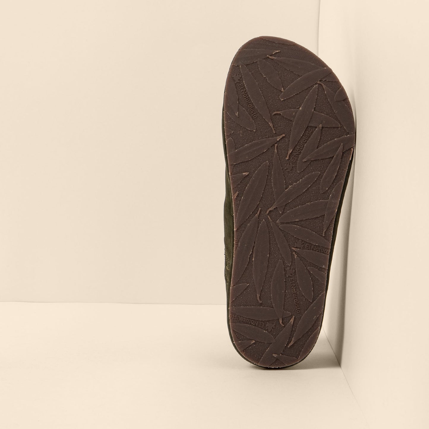 gid://shopify/Product/15700426555724_3