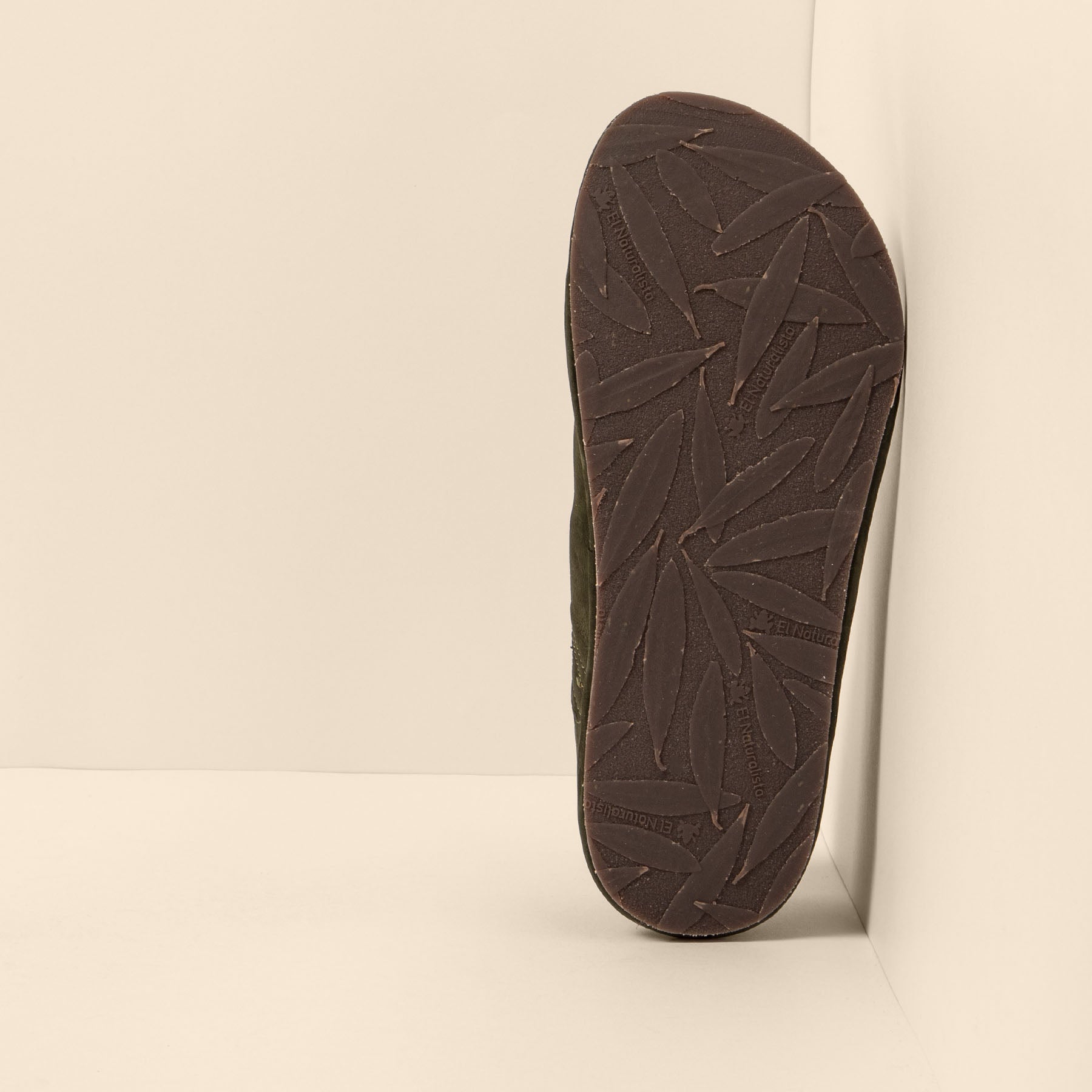 gid://shopify/Product/15700426555724_3