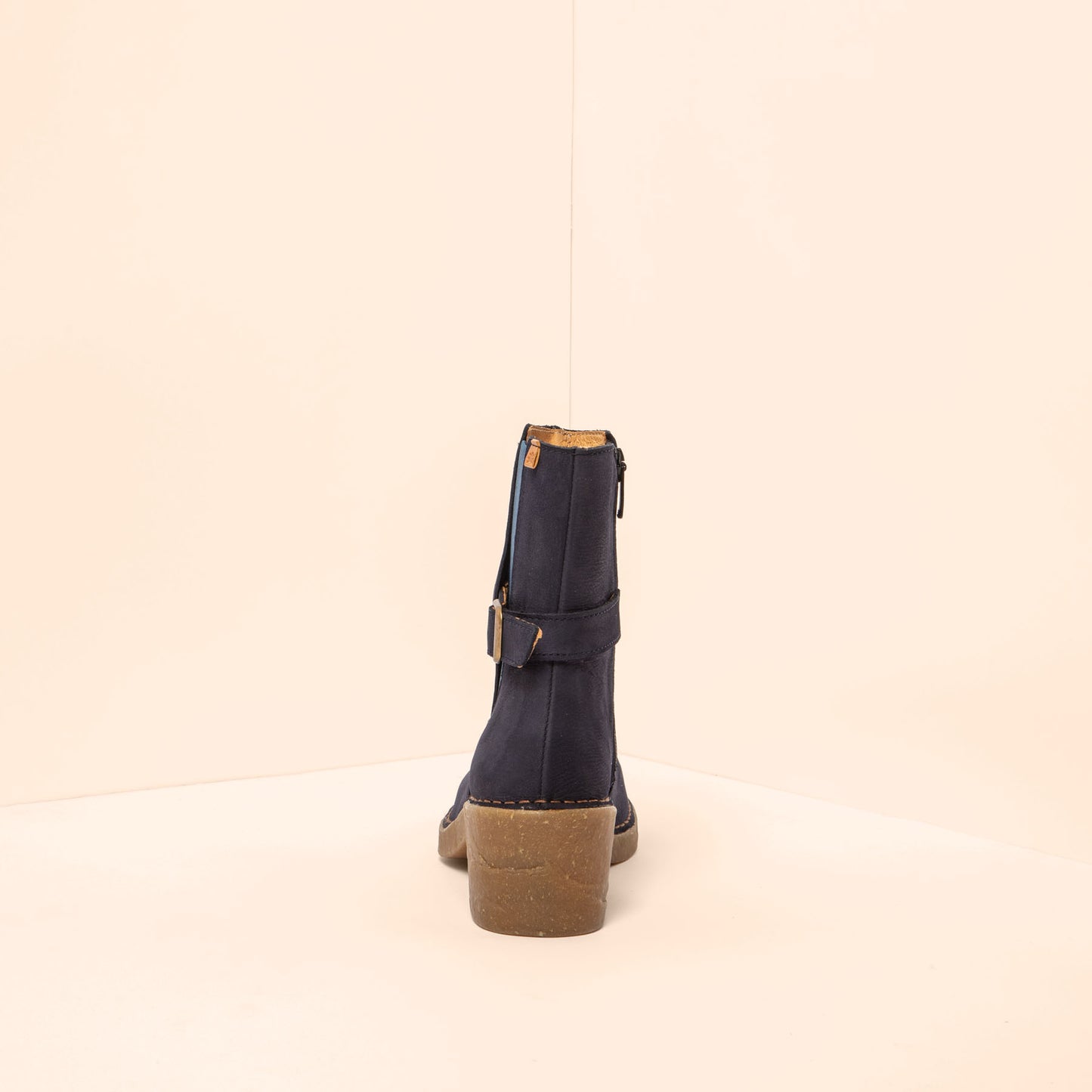 gid://shopify/Product/15700856144204_5