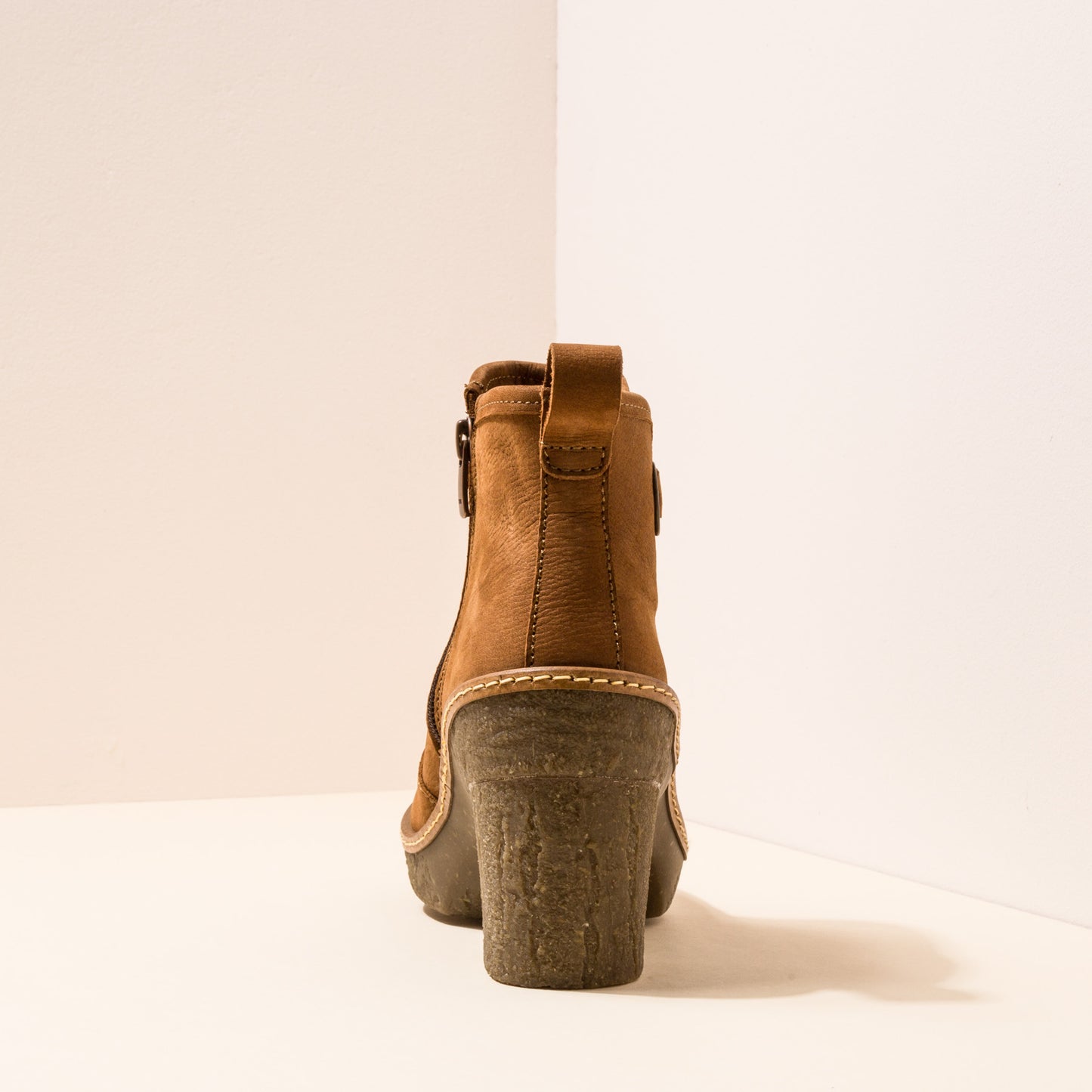 gid://shopify/Product/15699913703756_9